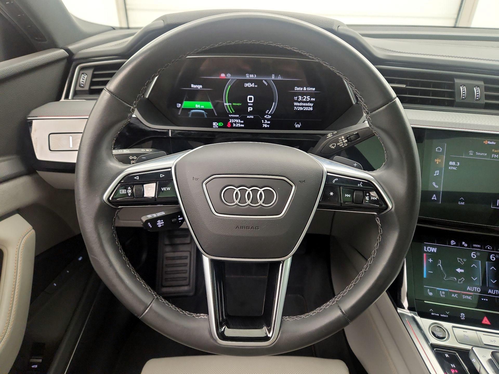 Thumbnail: 2024 Audi Q8 e-tron - 10