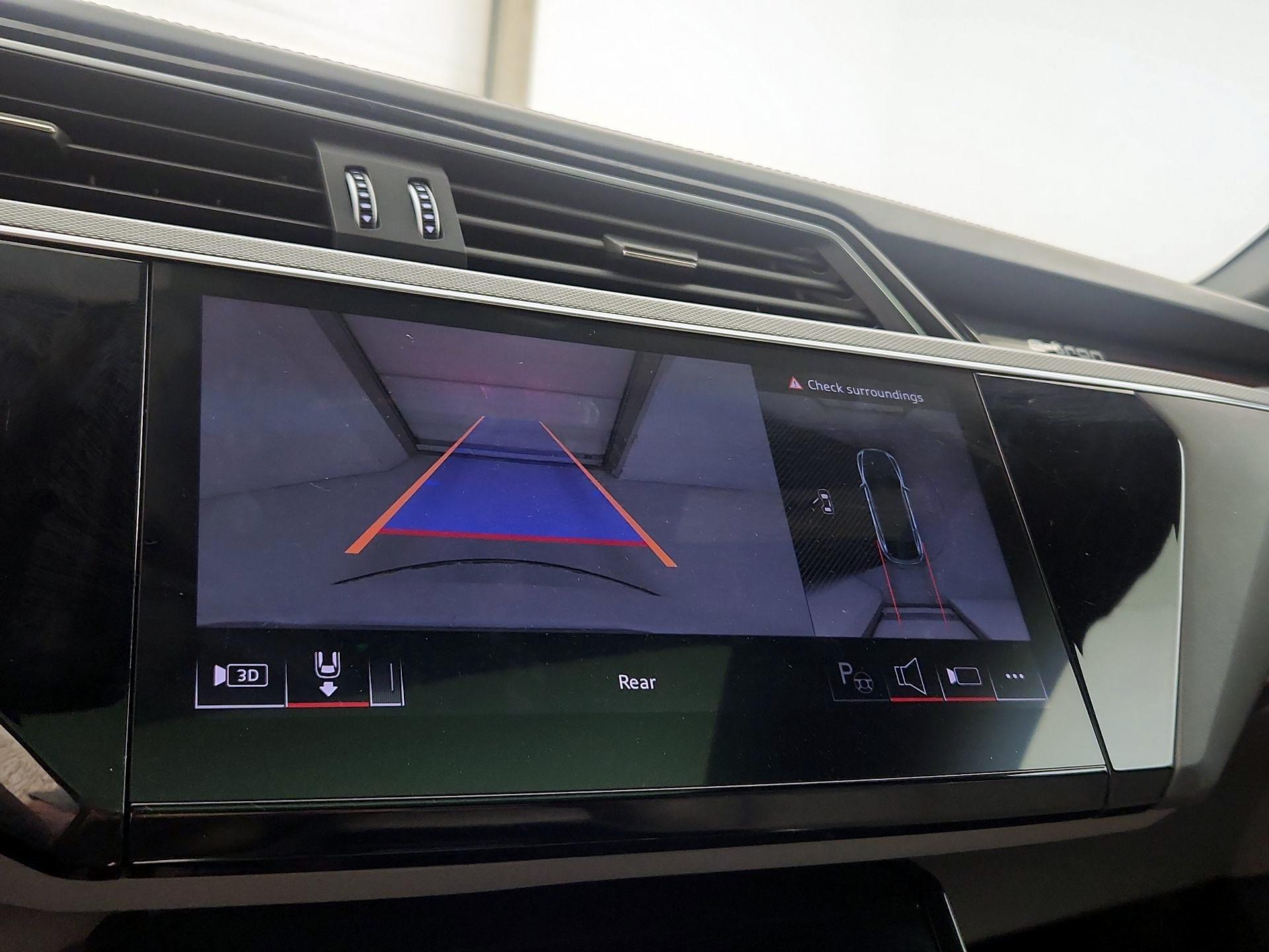 Thumbnail: 2024 Audi Q8 e-tron - 15