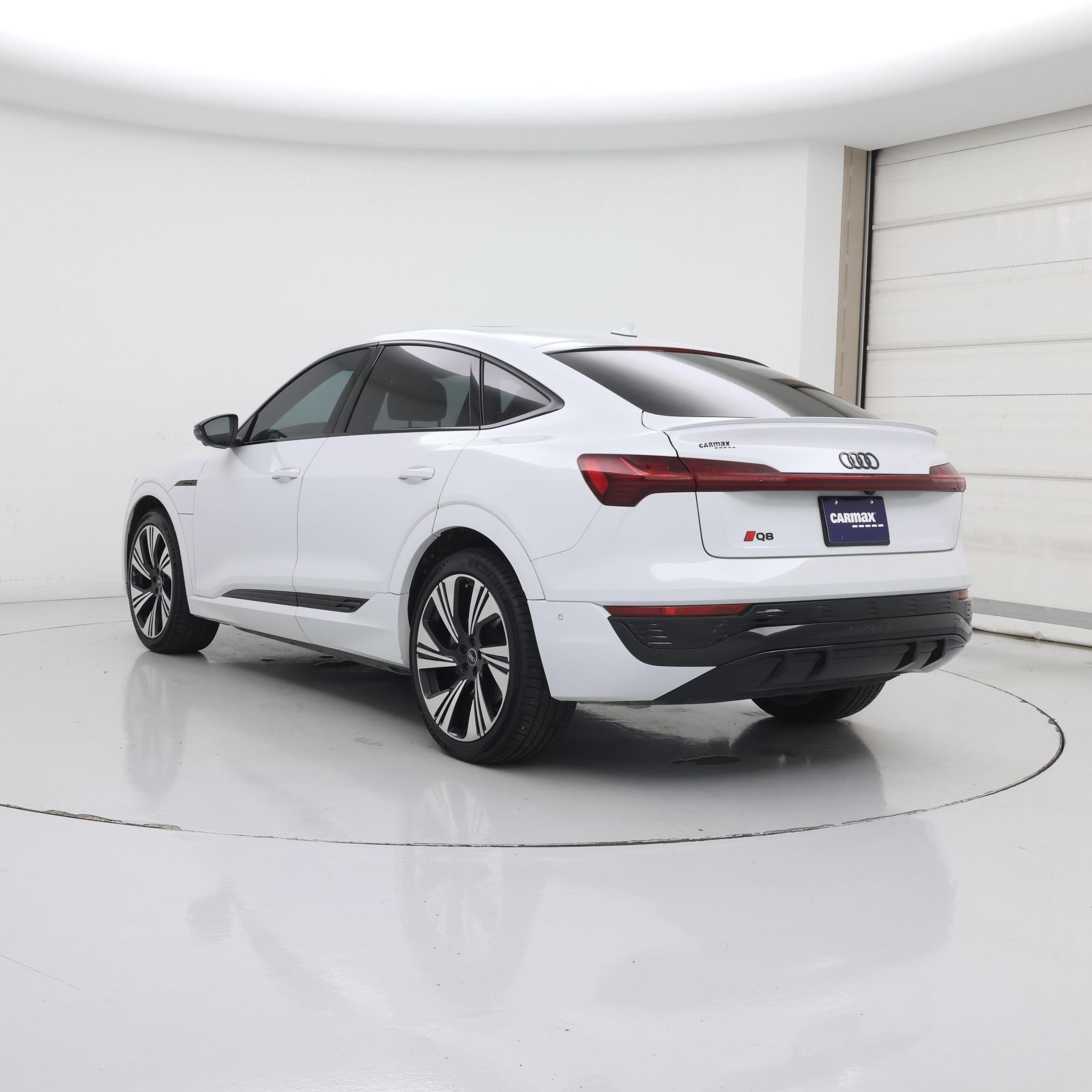 Thumbnail: 2024 Audi Q8 e-tron - 2