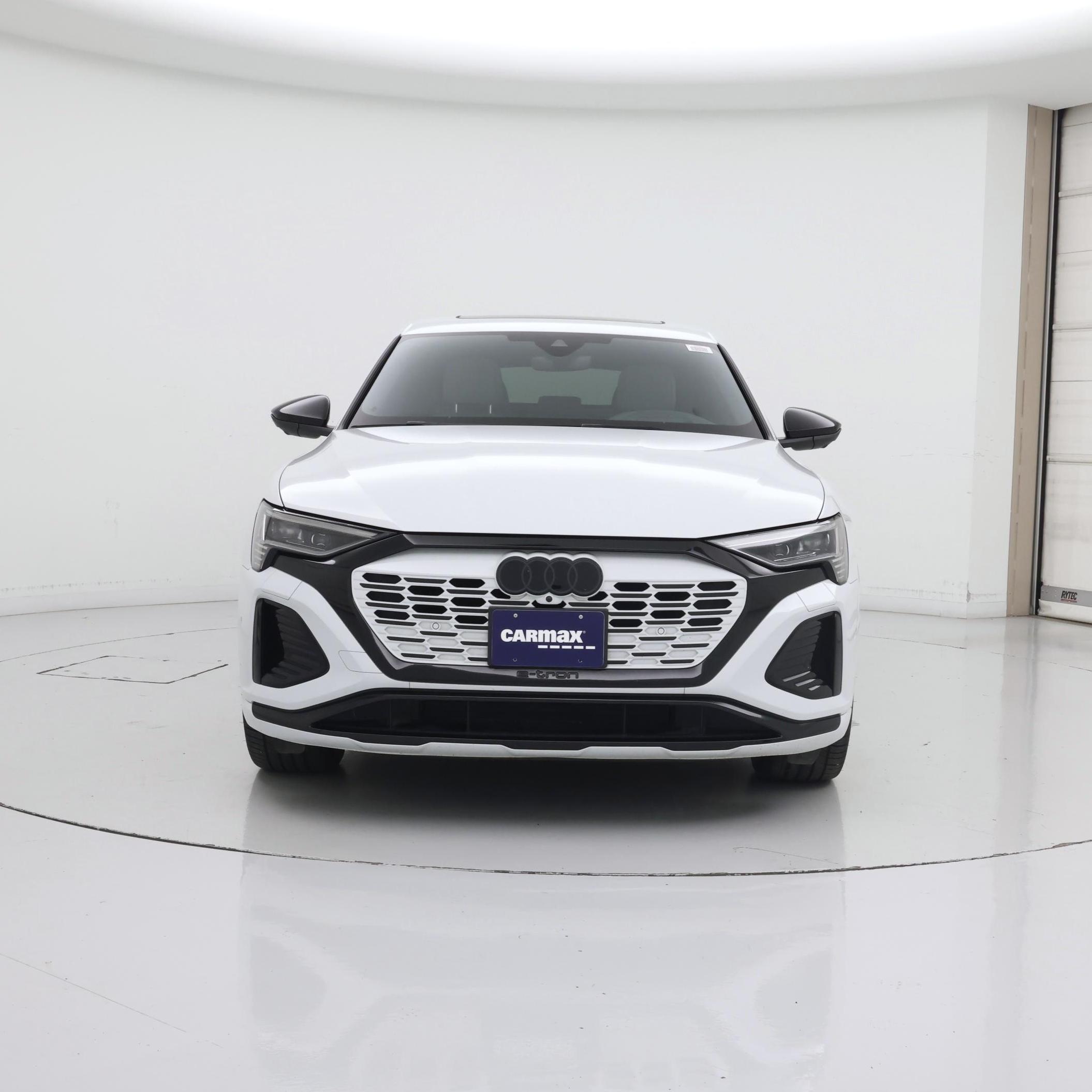 Thumbnail: 2024 Audi Q8 e-tron - 5