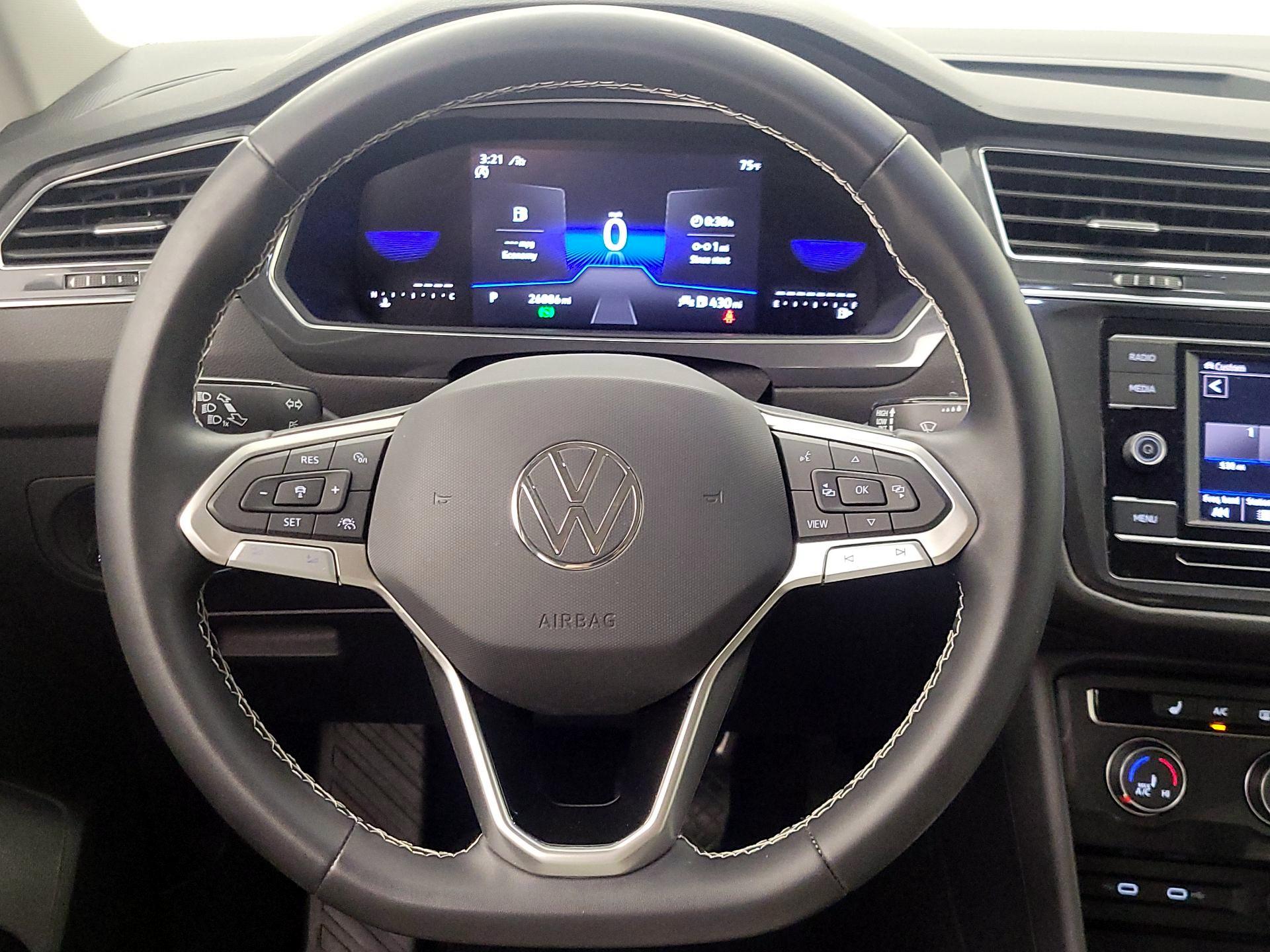 Thumbnail: 2023 Volkswagen Tiguan - 10