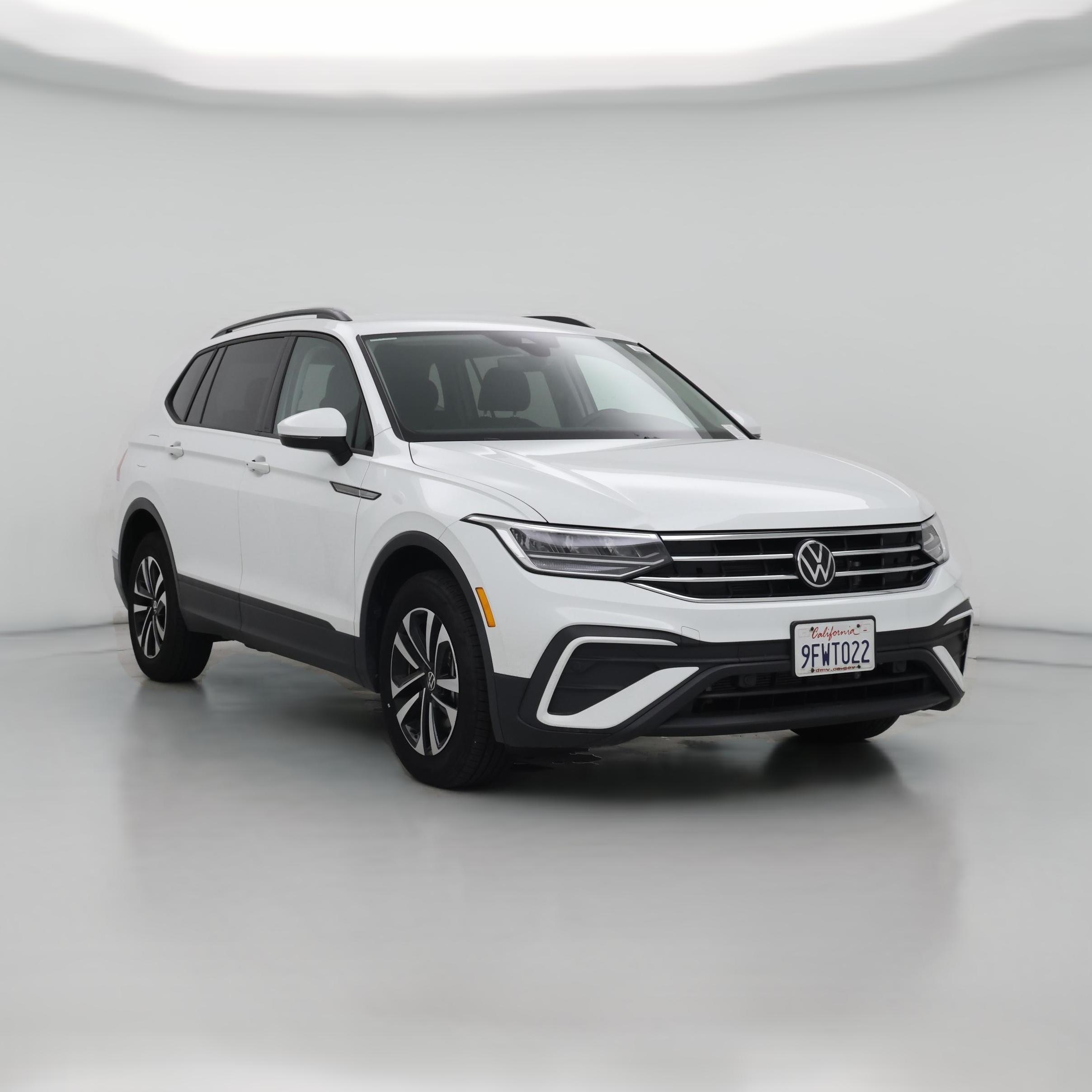 Thumbnail: 2023 Volkswagen Tiguan - 1