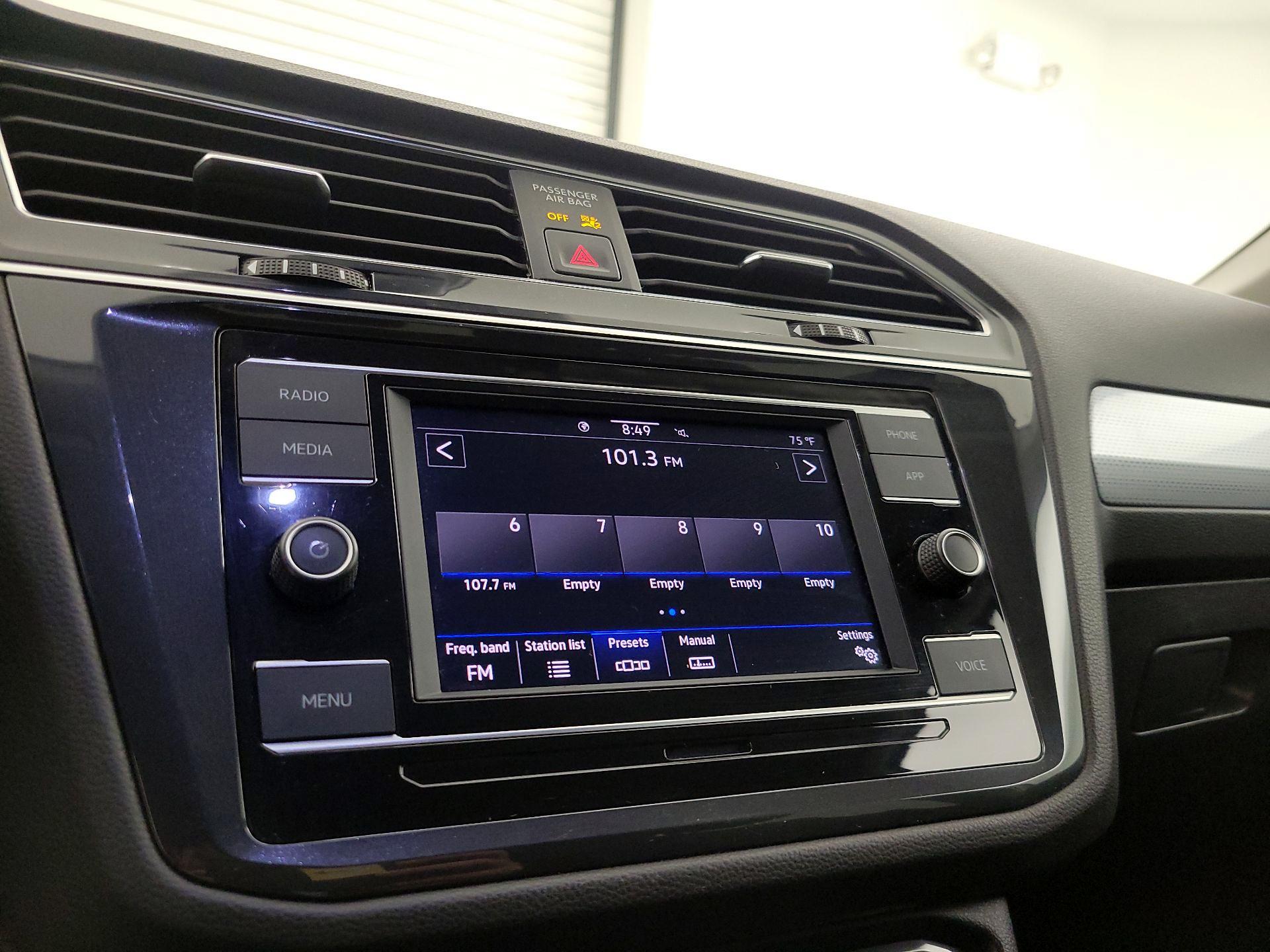 Thumbnail: 2023 Volkswagen Tiguan - 15