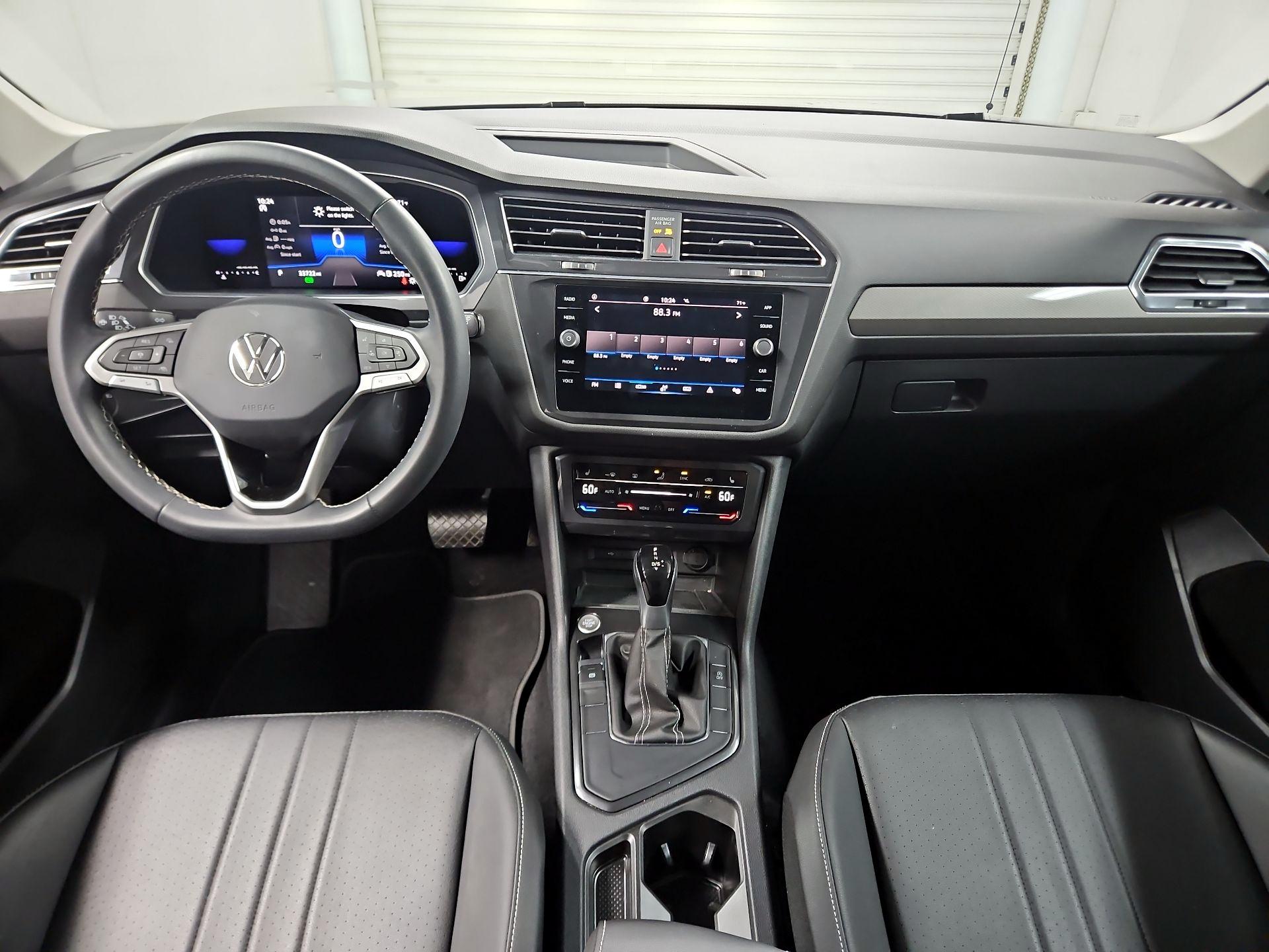 Thumbnail: 2023 Volkswagen Tiguan - 9