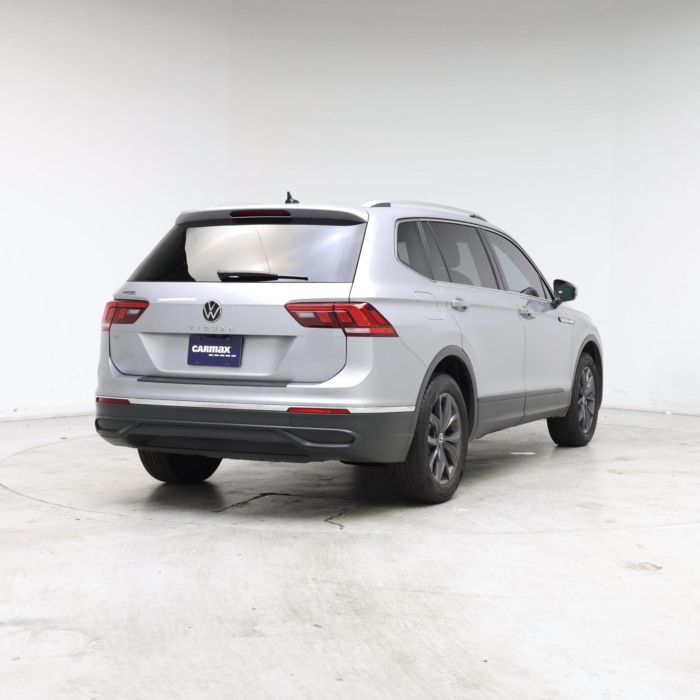 Thumbnail: 2023 Volkswagen Tiguan - 8