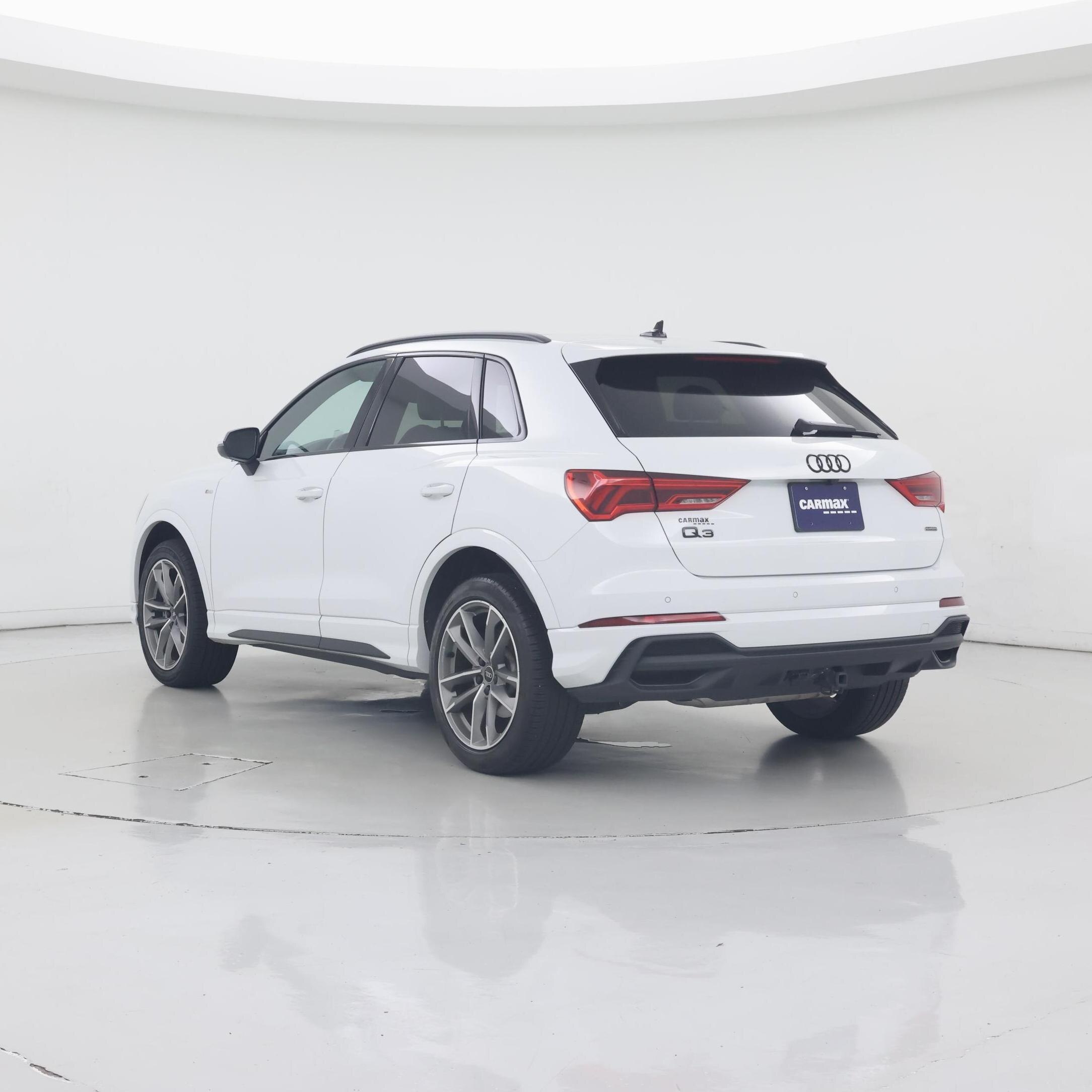 Thumbnail: 2023 Audi Q3 - 2