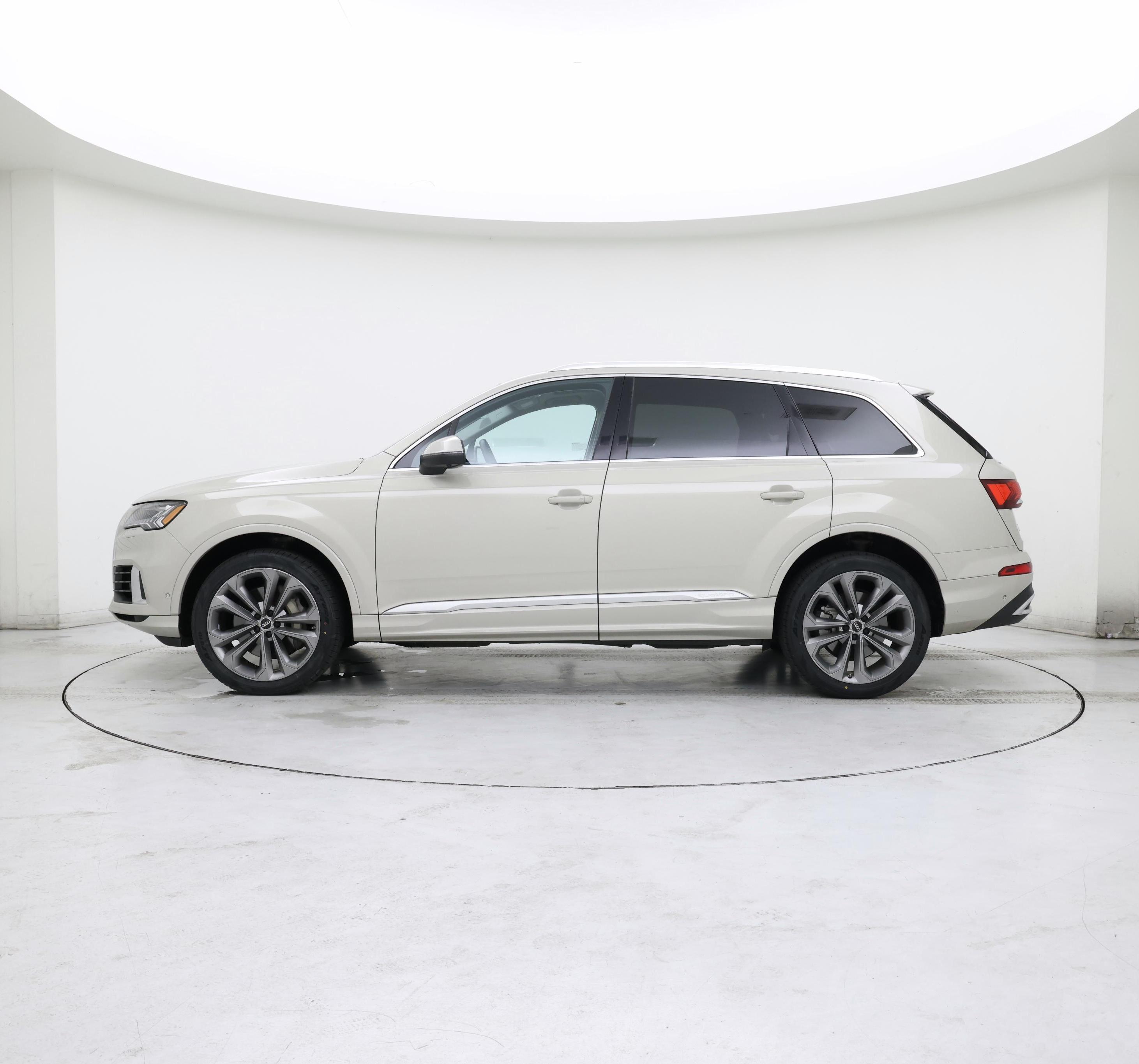 Thumbnail: 2023 Audi Q7 - 3
