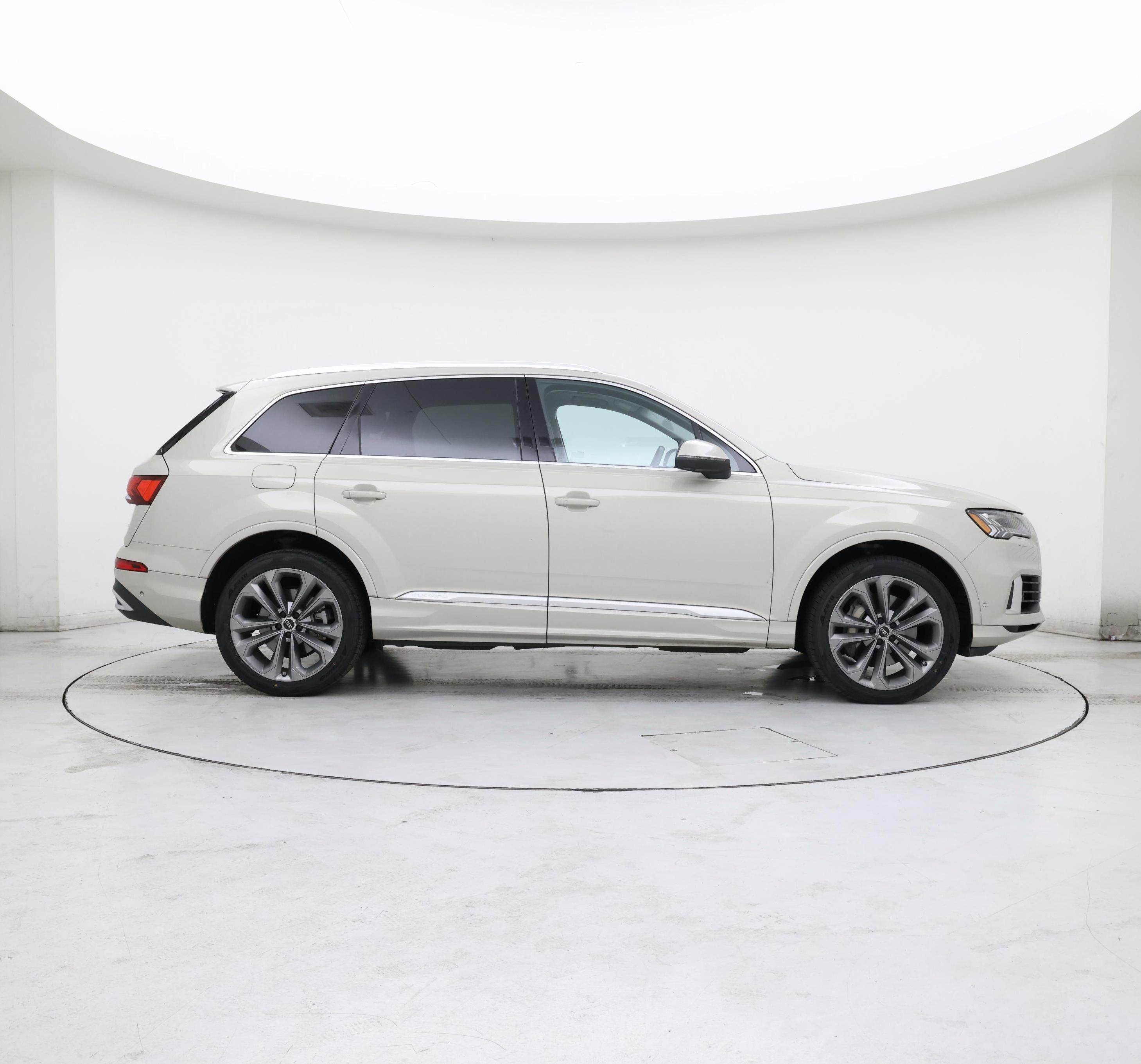 Thumbnail: 2023 Audi Q7 - 7