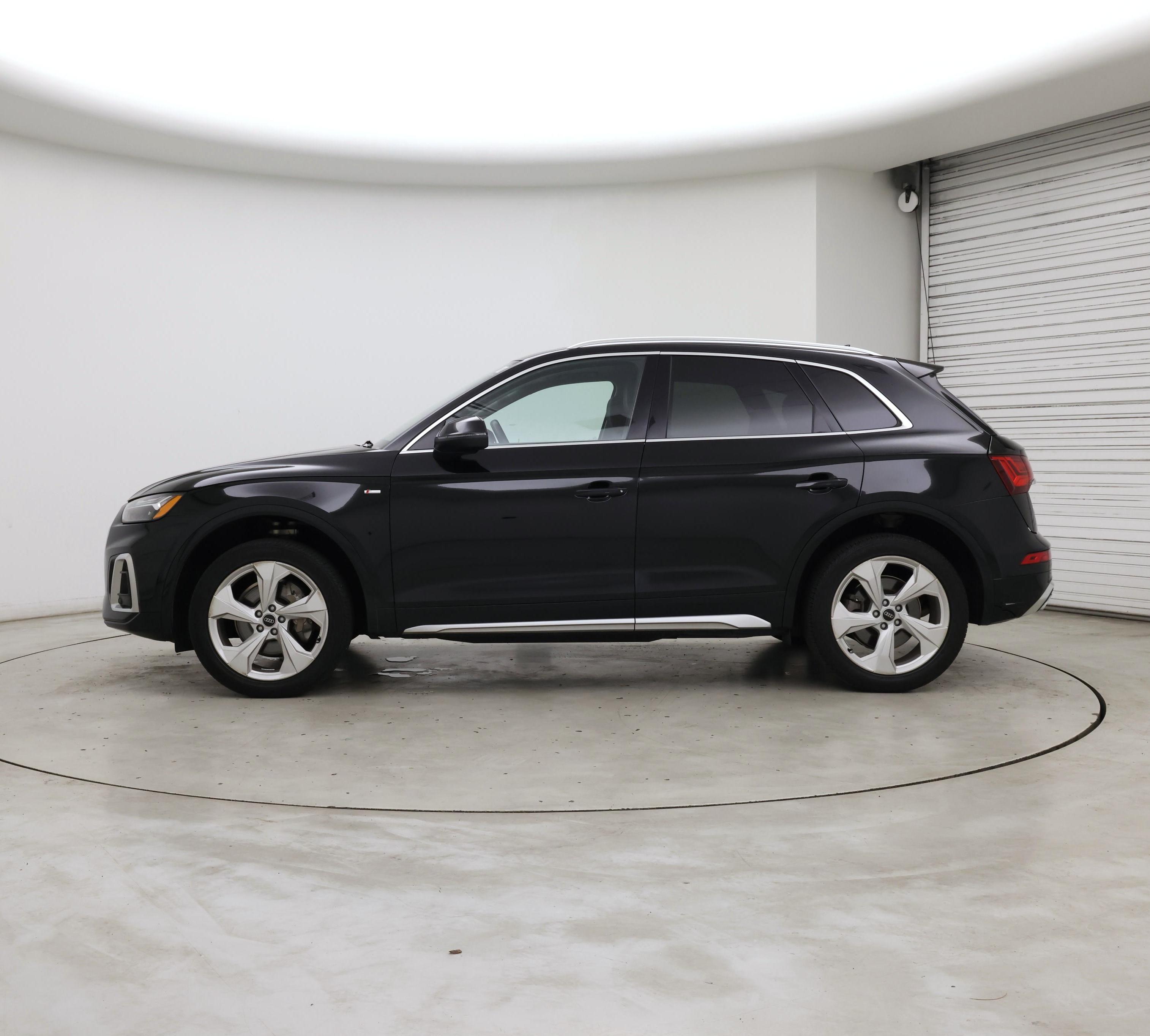 Thumbnail: 2023 Audi Q5 - 3