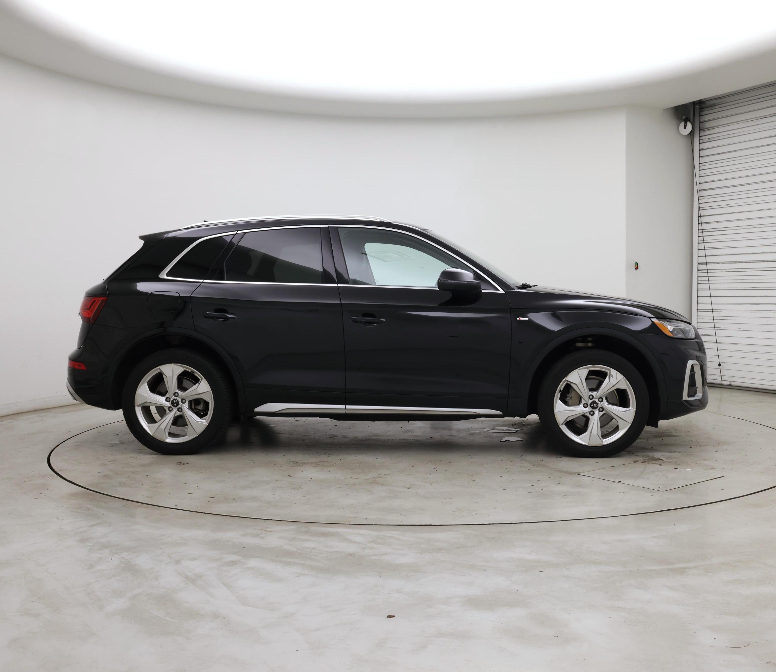 Thumbnail: 2023 Audi Q5 - 7