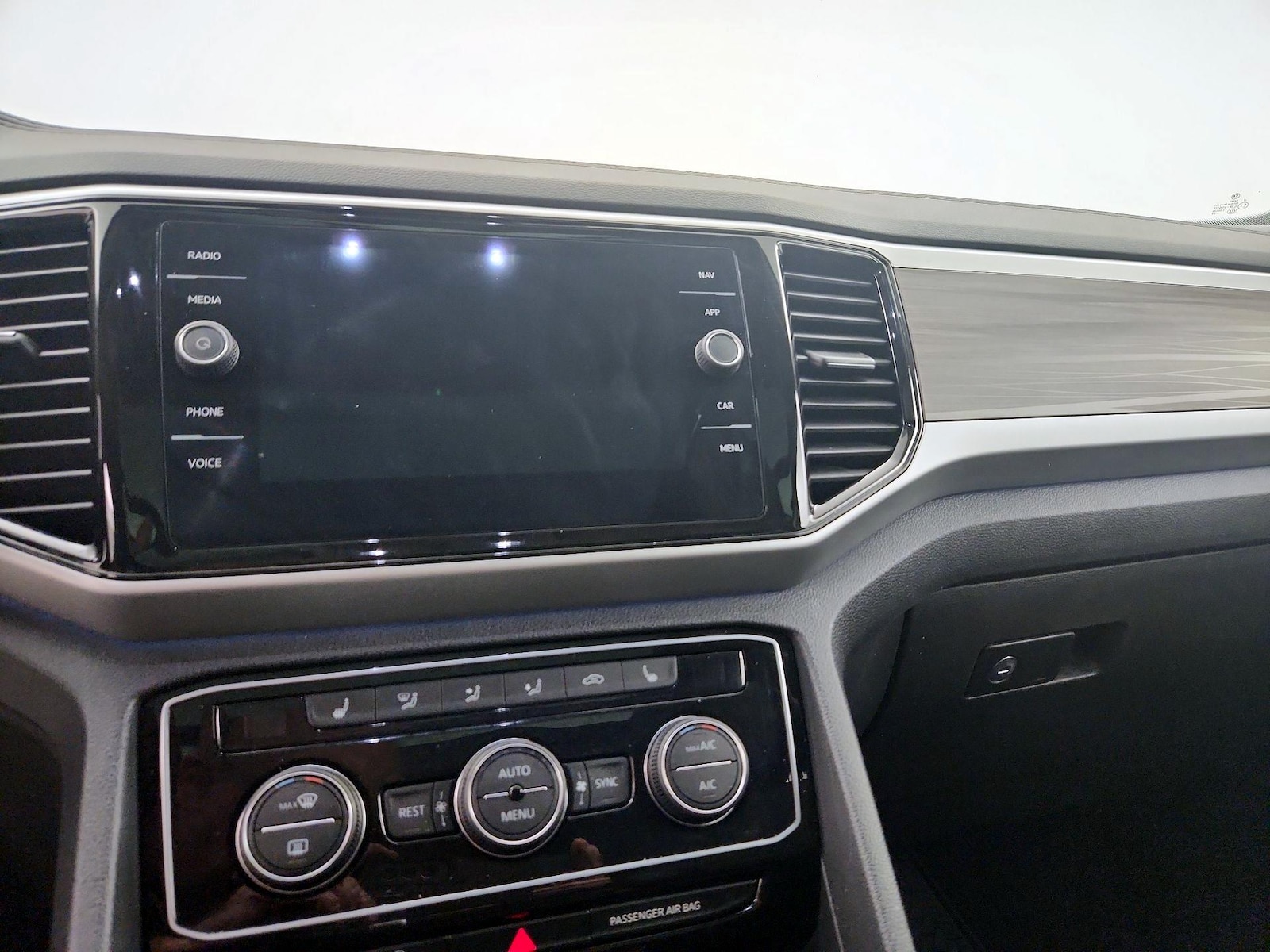 2023 Volkswagen Atlas SEL - Photo 15