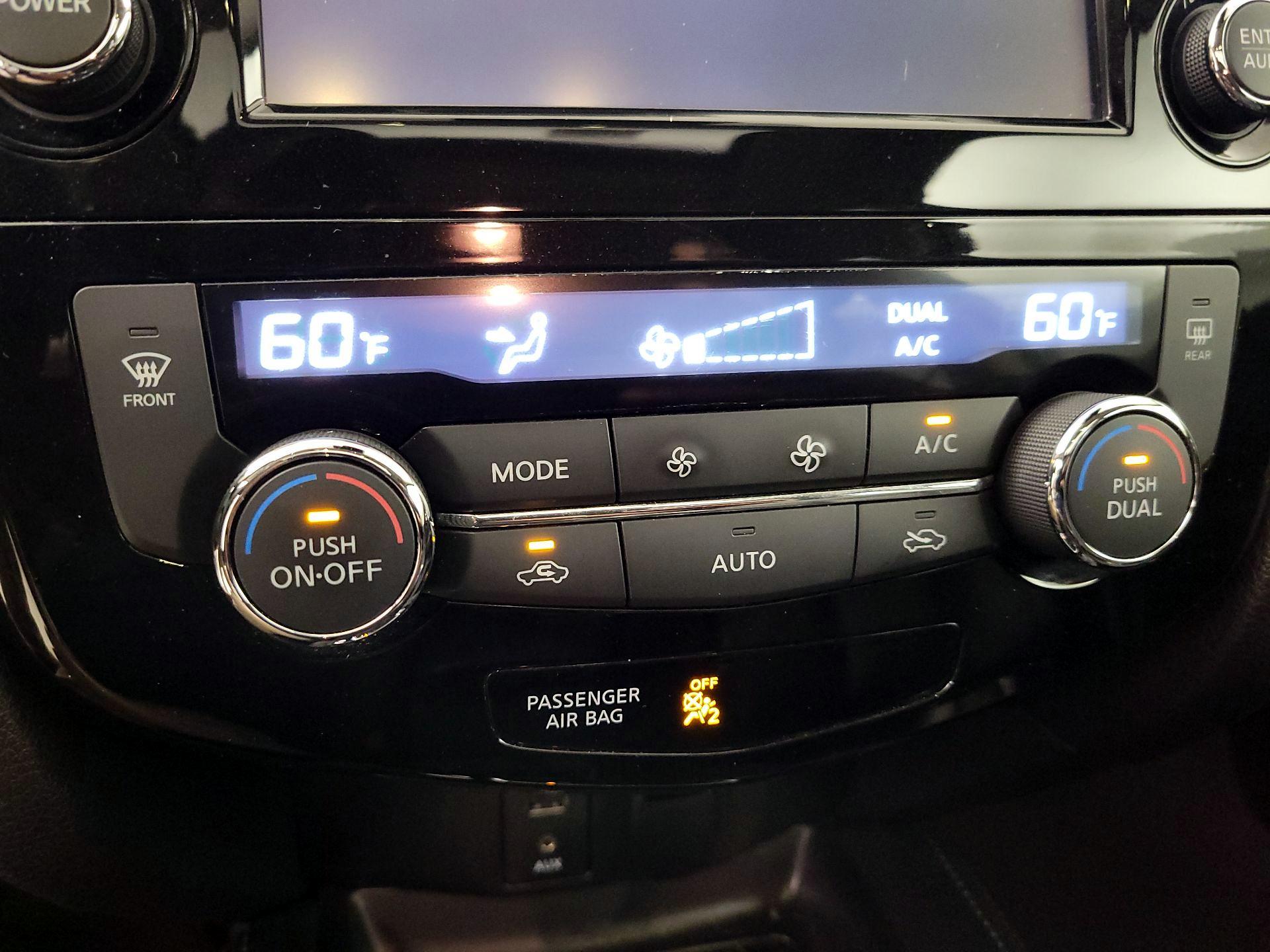 Thumbnail: 2018 Nissan Rogue Sport - 17