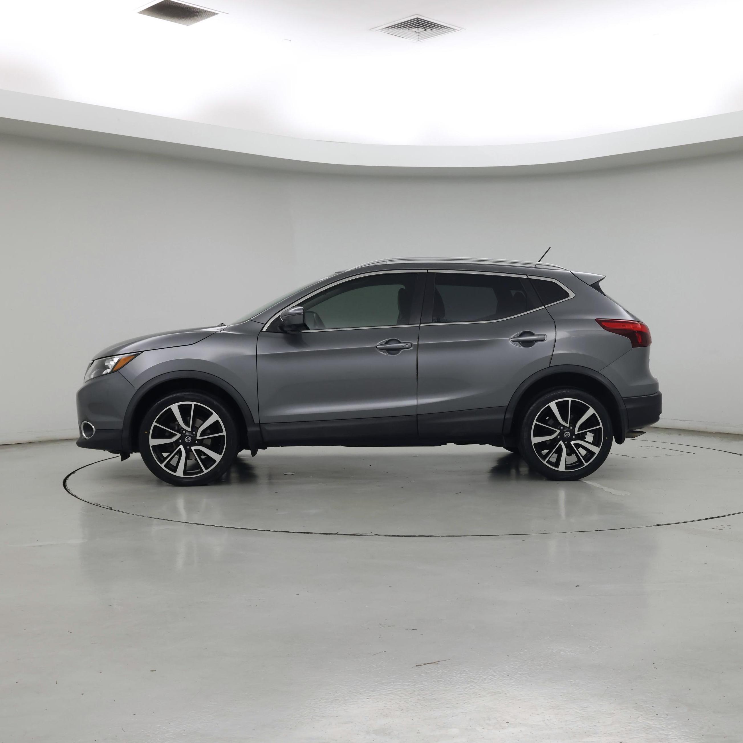 Thumbnail: 2018 Nissan Rogue Sport - 3