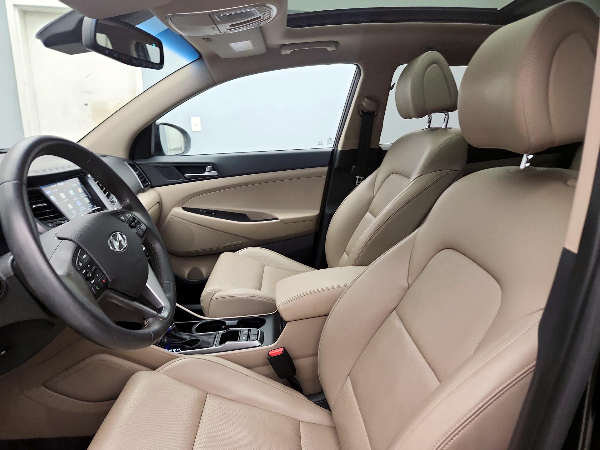 Thumbnail: 2016 Hyundai Tucson - 11