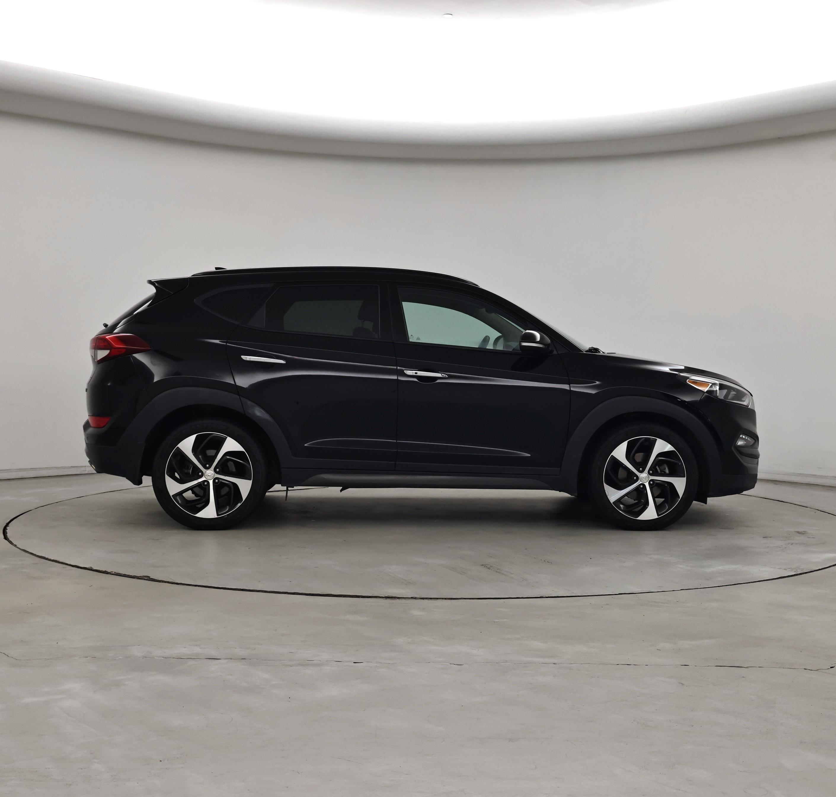 Thumbnail: 2016 Hyundai Tucson - 7