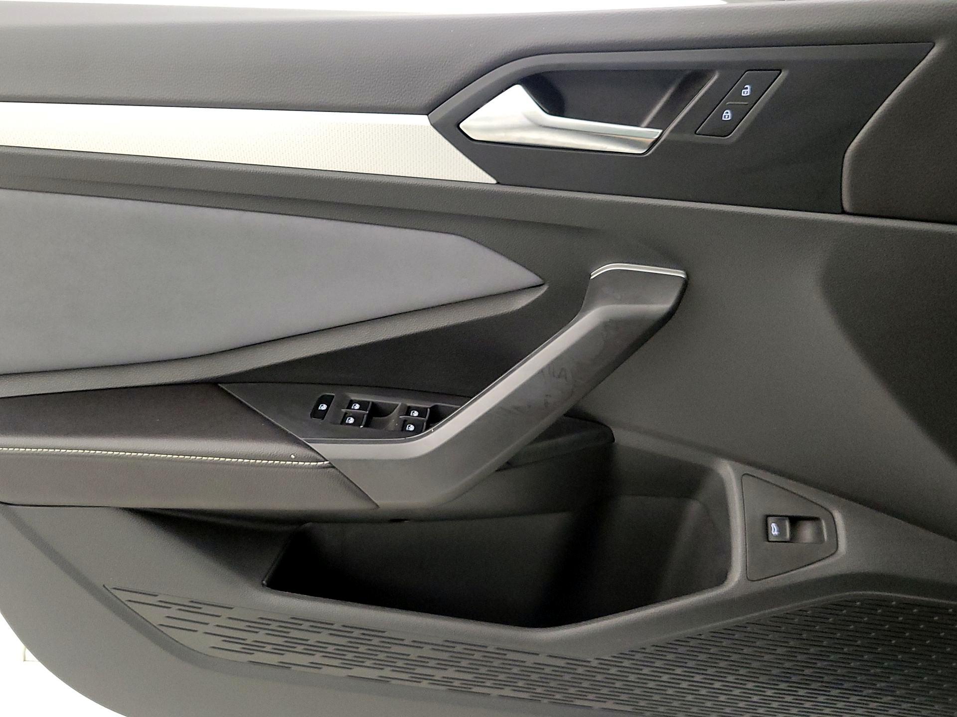 Thumbnail: 2025 Volkswagen Jetta - 12
