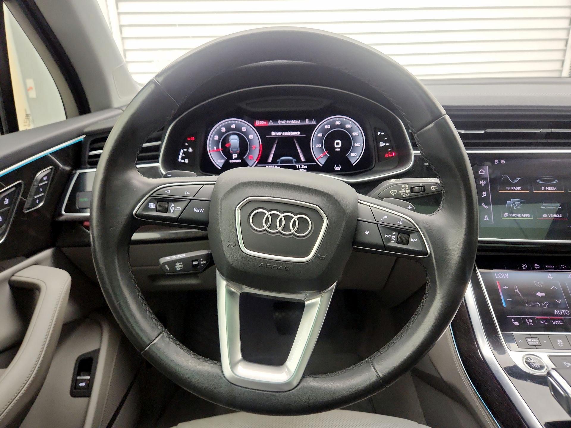 Thumbnail: 2023 Audi Q7 - 10