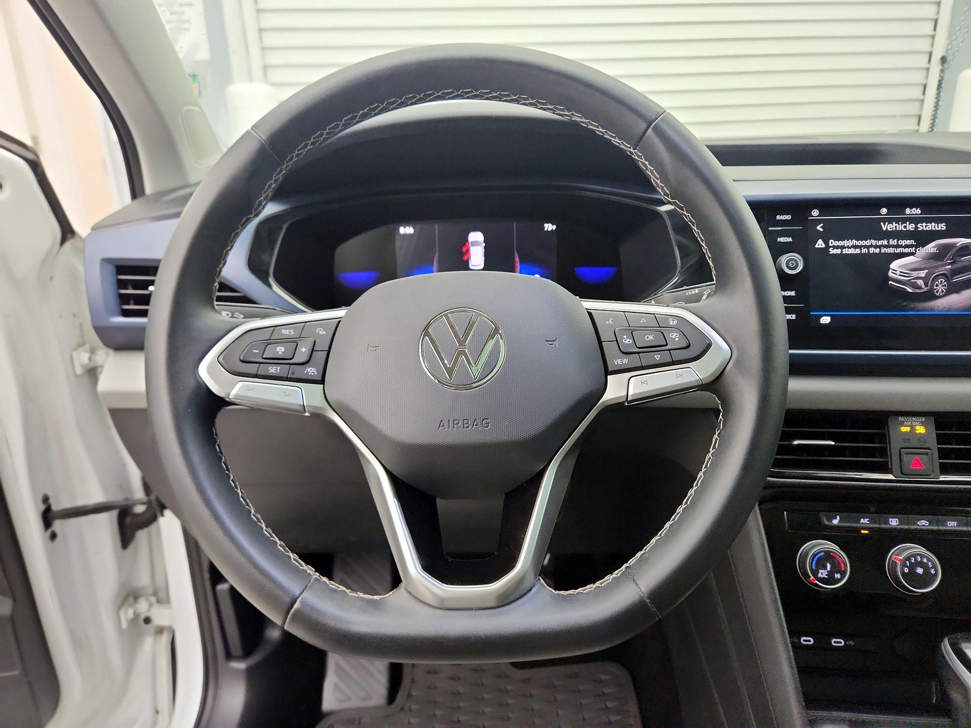 Thumbnail: 2023 Volkswagen Taos - 10