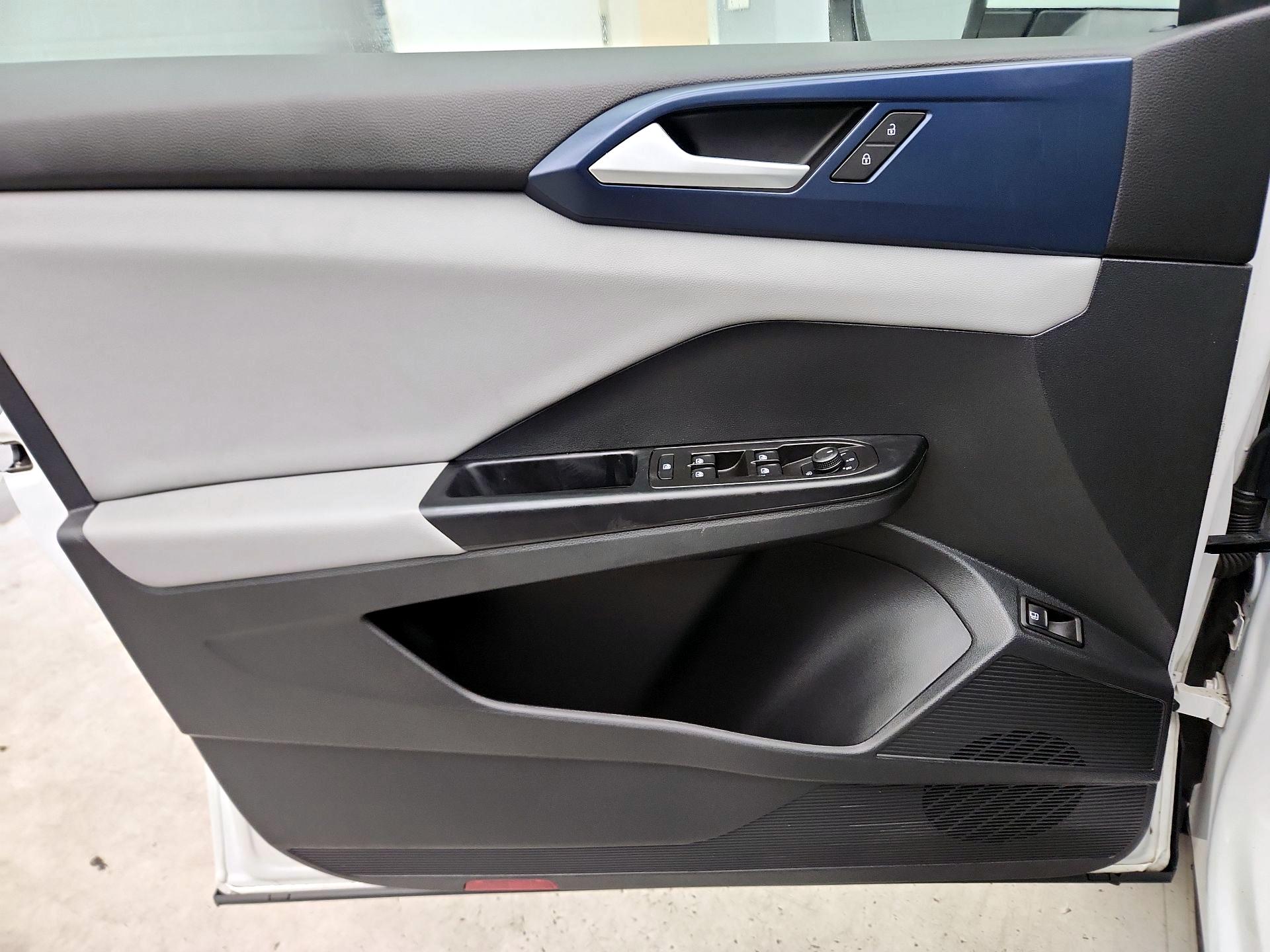 Thumbnail: 2023 Volkswagen Taos - 12