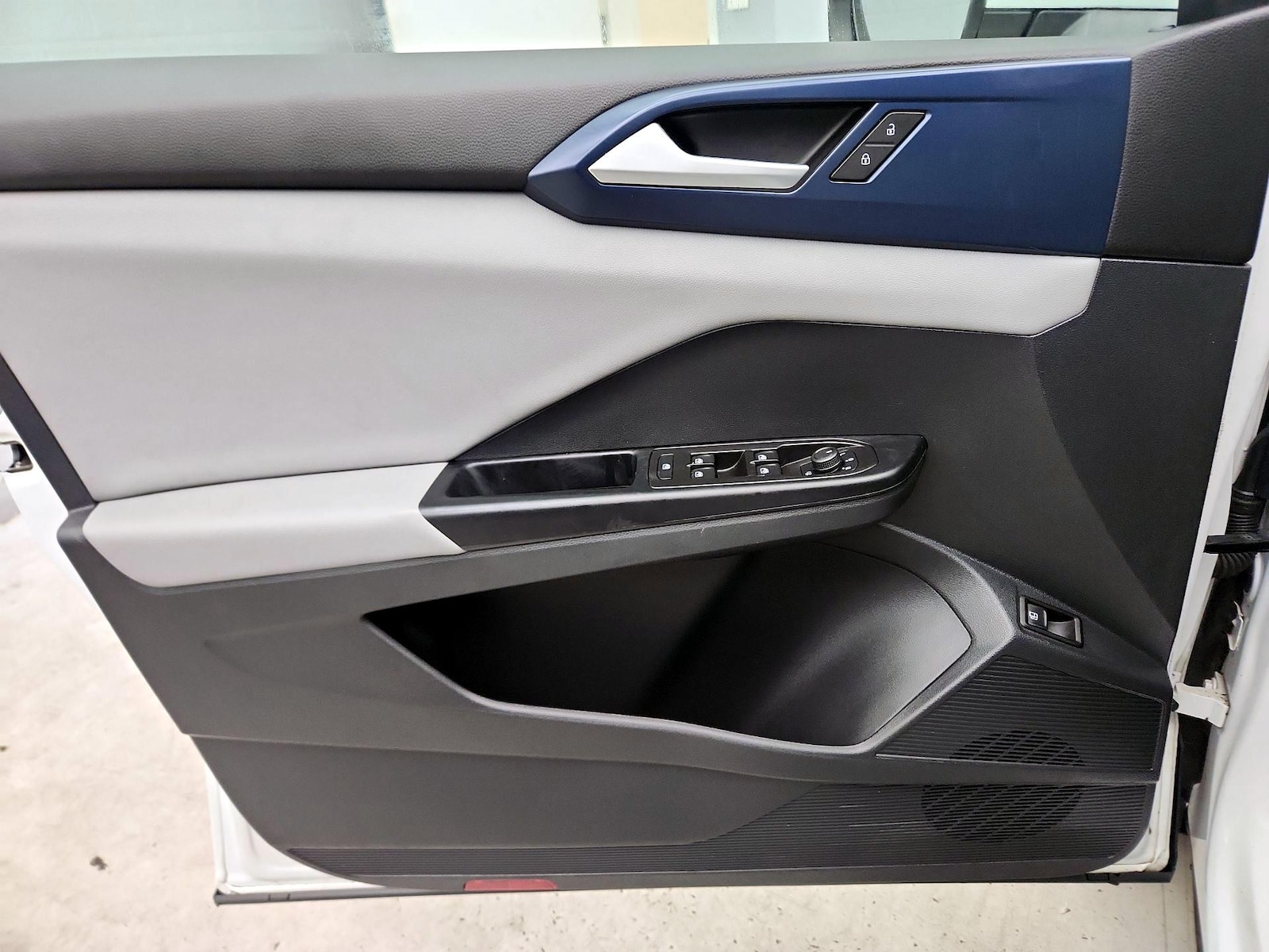 2023 Volkswagen Taos SE - Photo 13