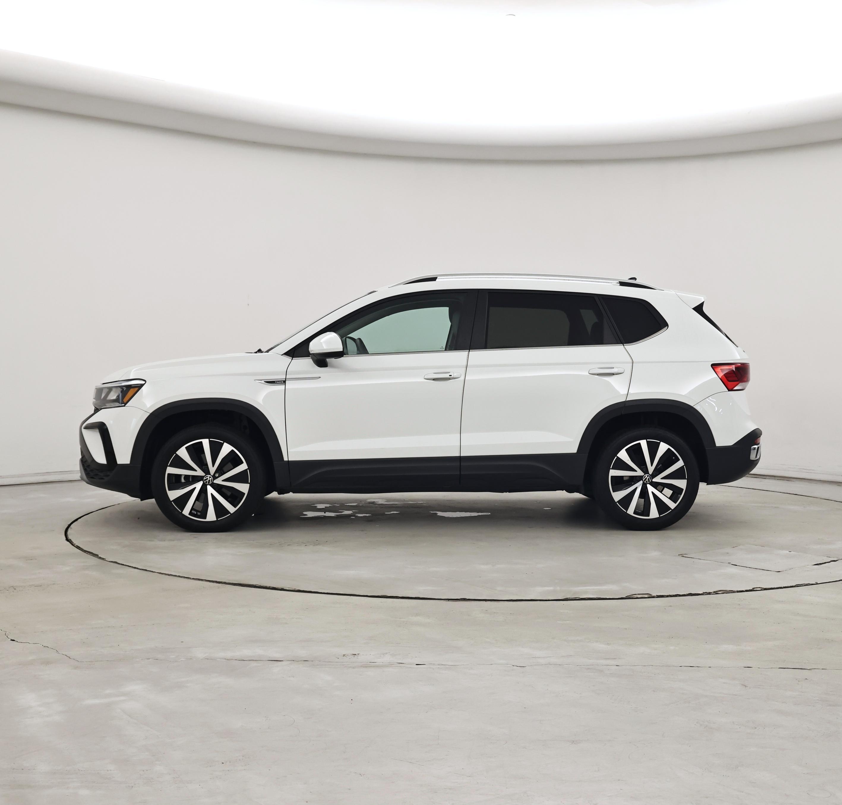 Thumbnail: 2023 Volkswagen Taos - 3