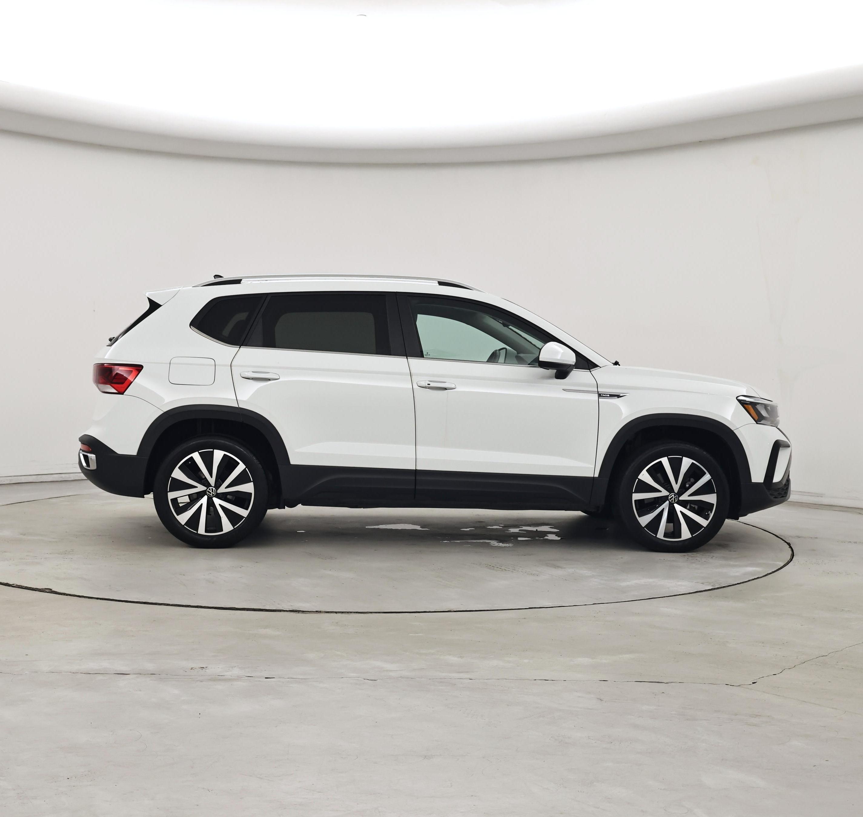 Thumbnail: 2023 Volkswagen Taos - 7