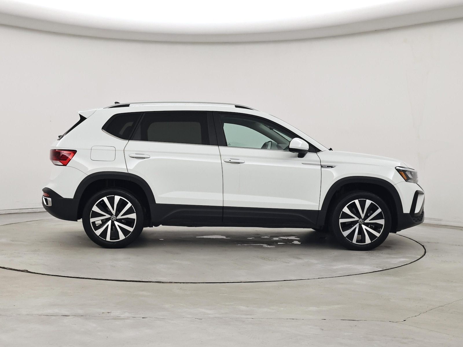 2023 Volkswagen Taos SE - Photo 8