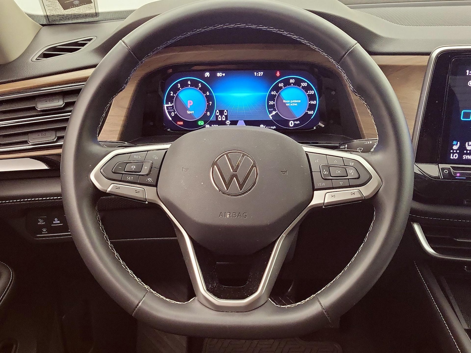 2024 Volkswagen Atlas SE w/Tech - Photo 11