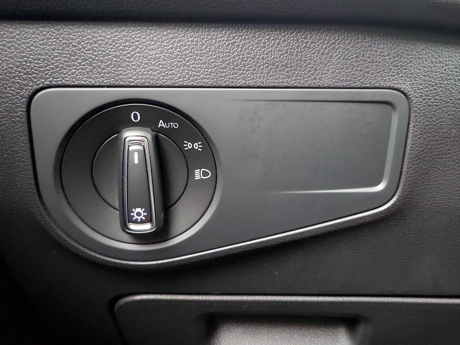 2023 Volkswagen Tiguan SE - Photo 14
