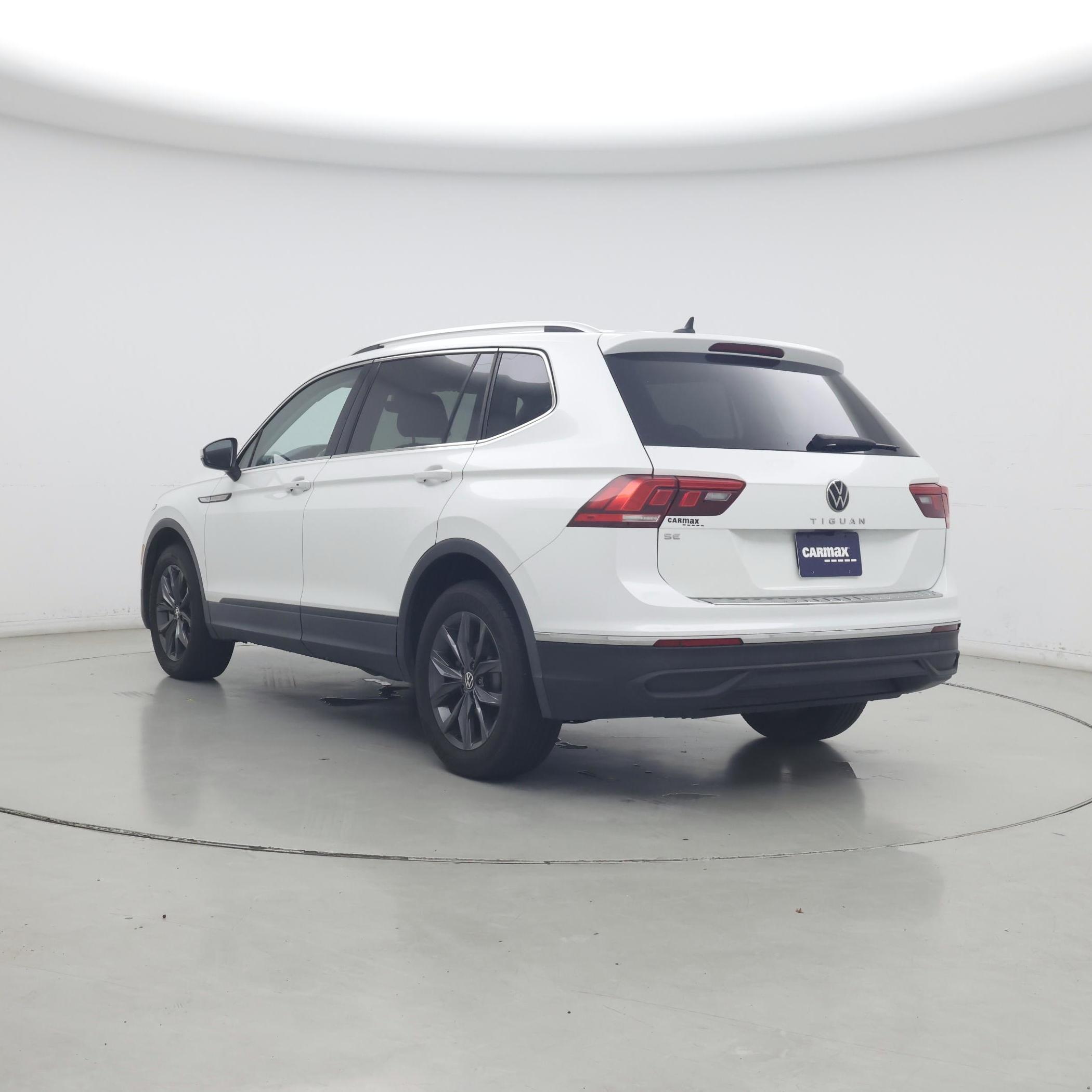 Thumbnail: 2023 Volkswagen Tiguan - 2