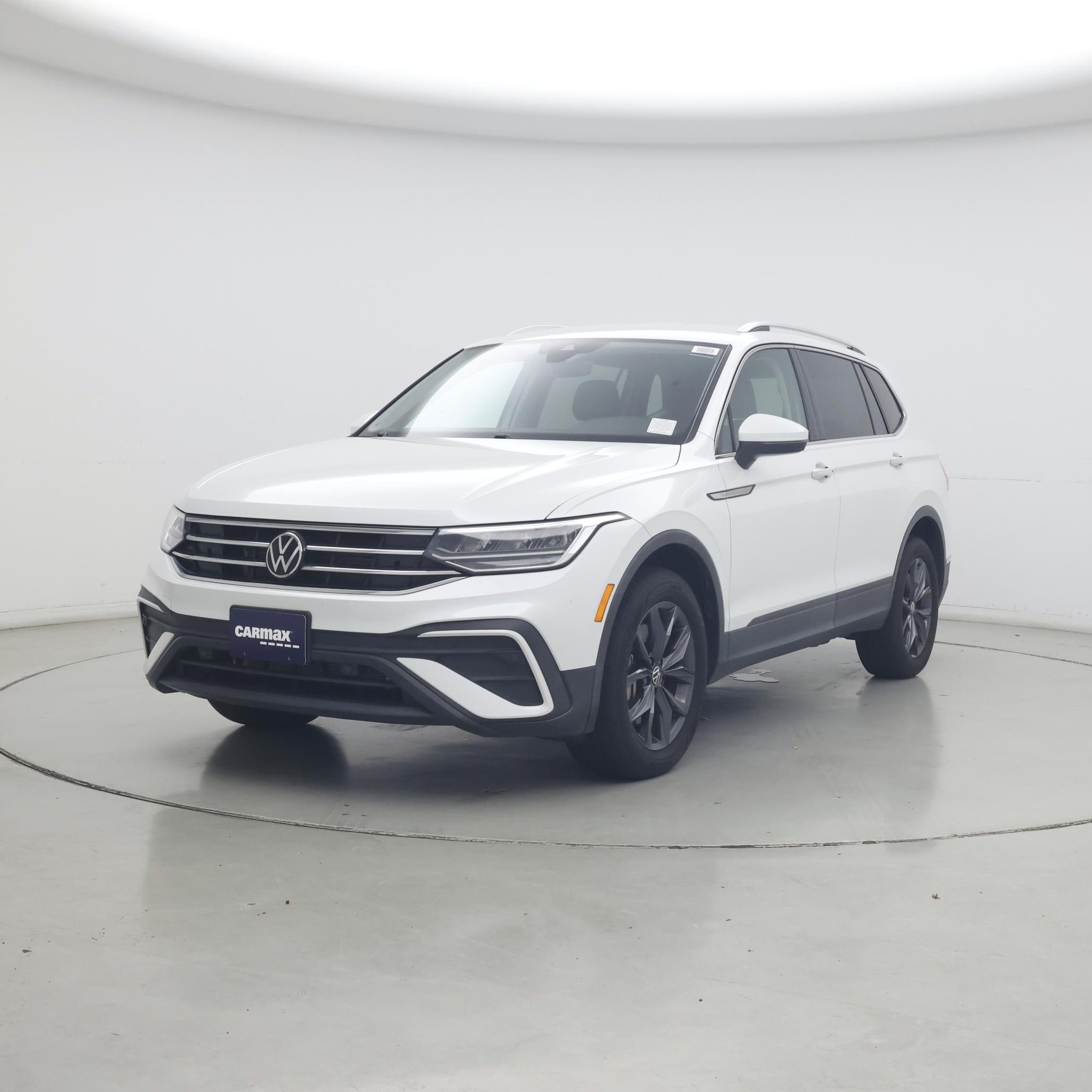Thumbnail: 2023 Volkswagen Tiguan - 4