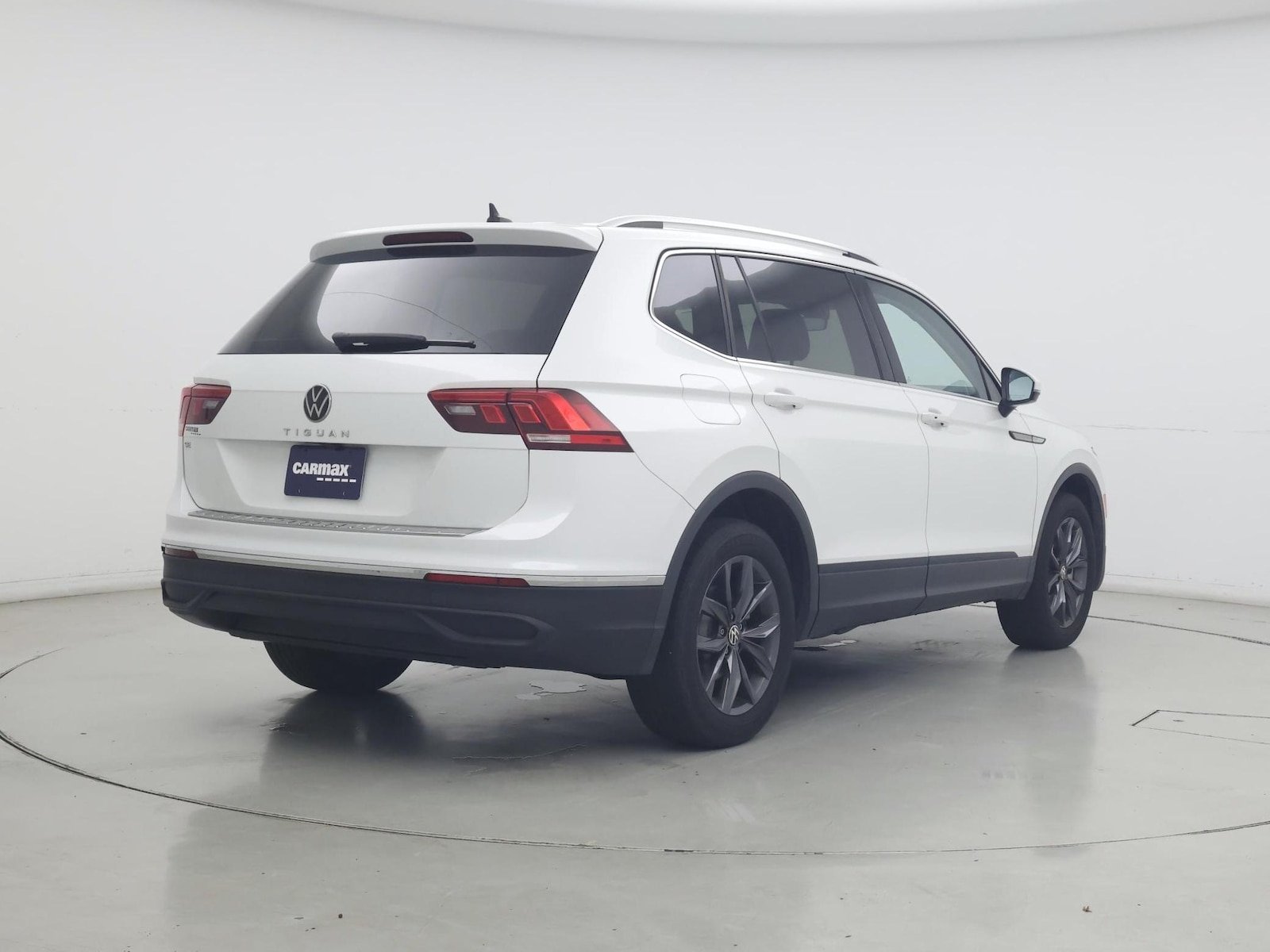 2023 Volkswagen Tiguan SE - Photo 9