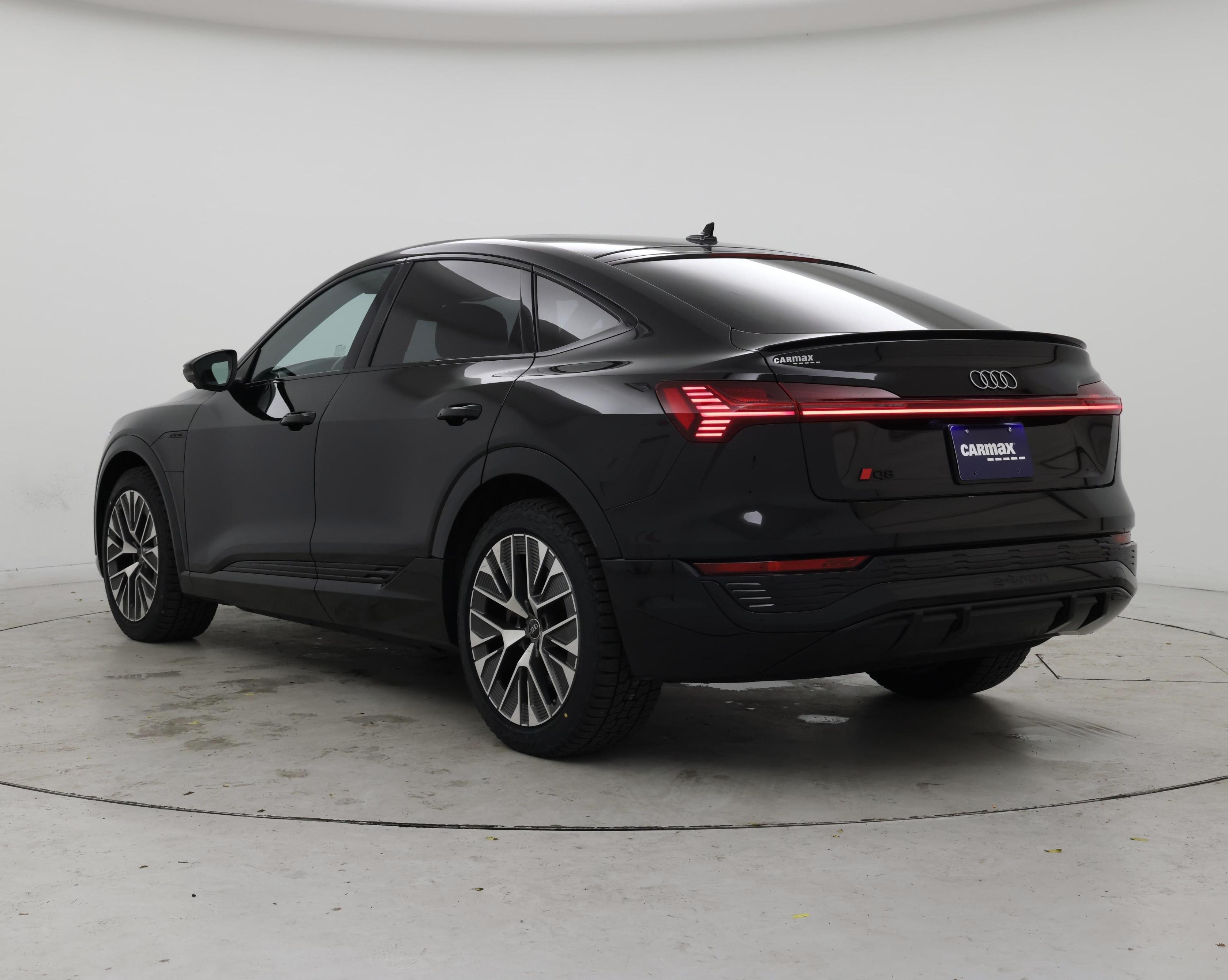 Thumbnail: 2024 Audi Q8 e-tron - 2