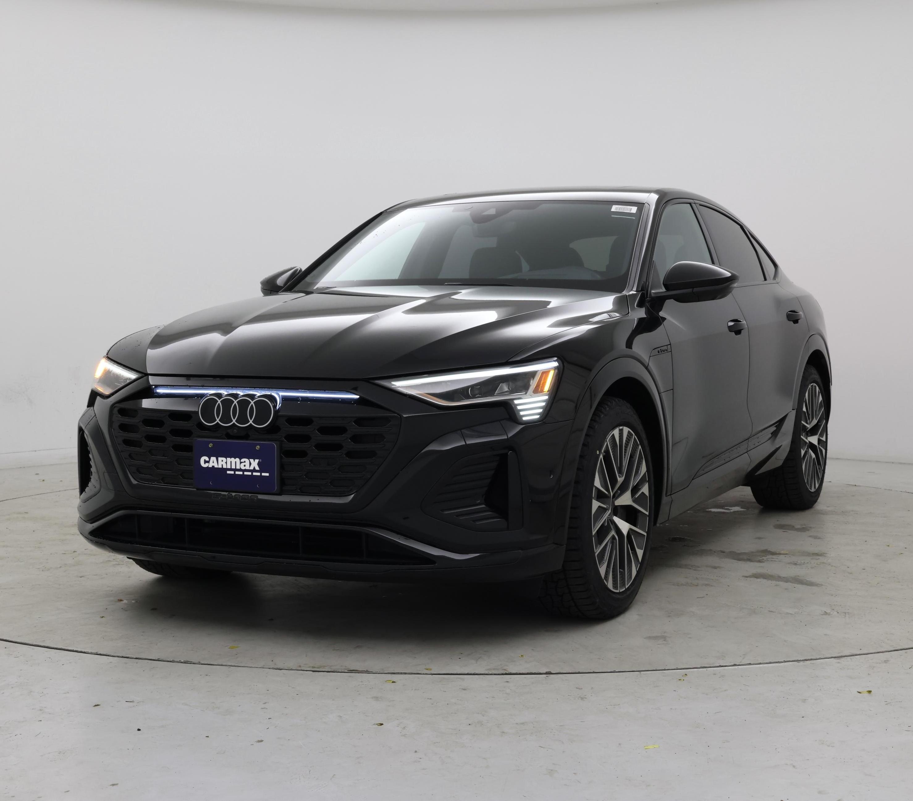 Thumbnail: 2024 Audi Q8 e-tron - 4
