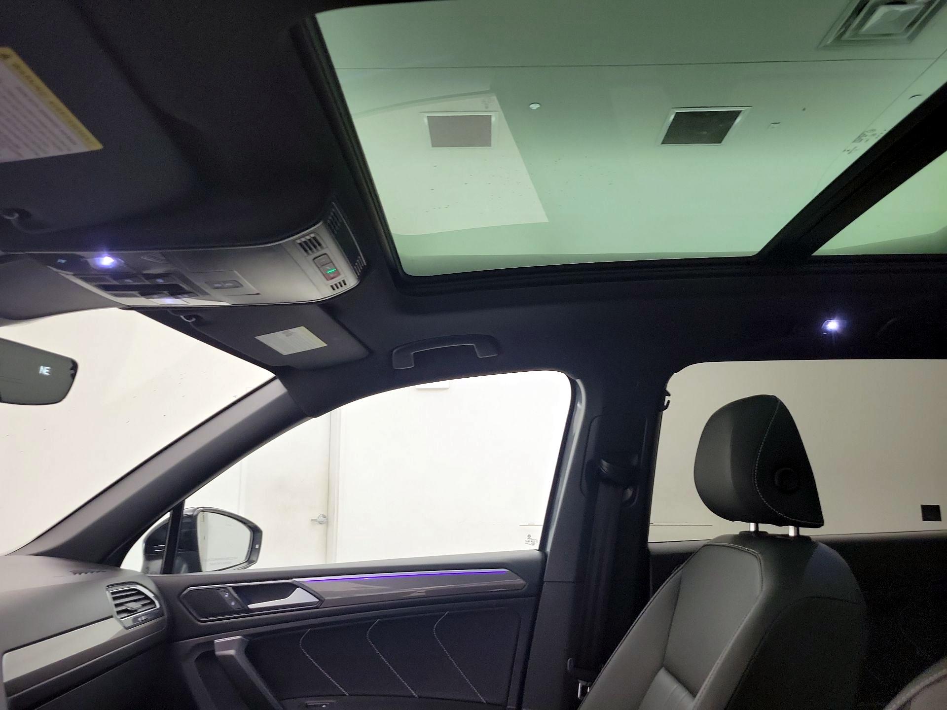 Thumbnail: 2023 Volkswagen Tiguan - 19