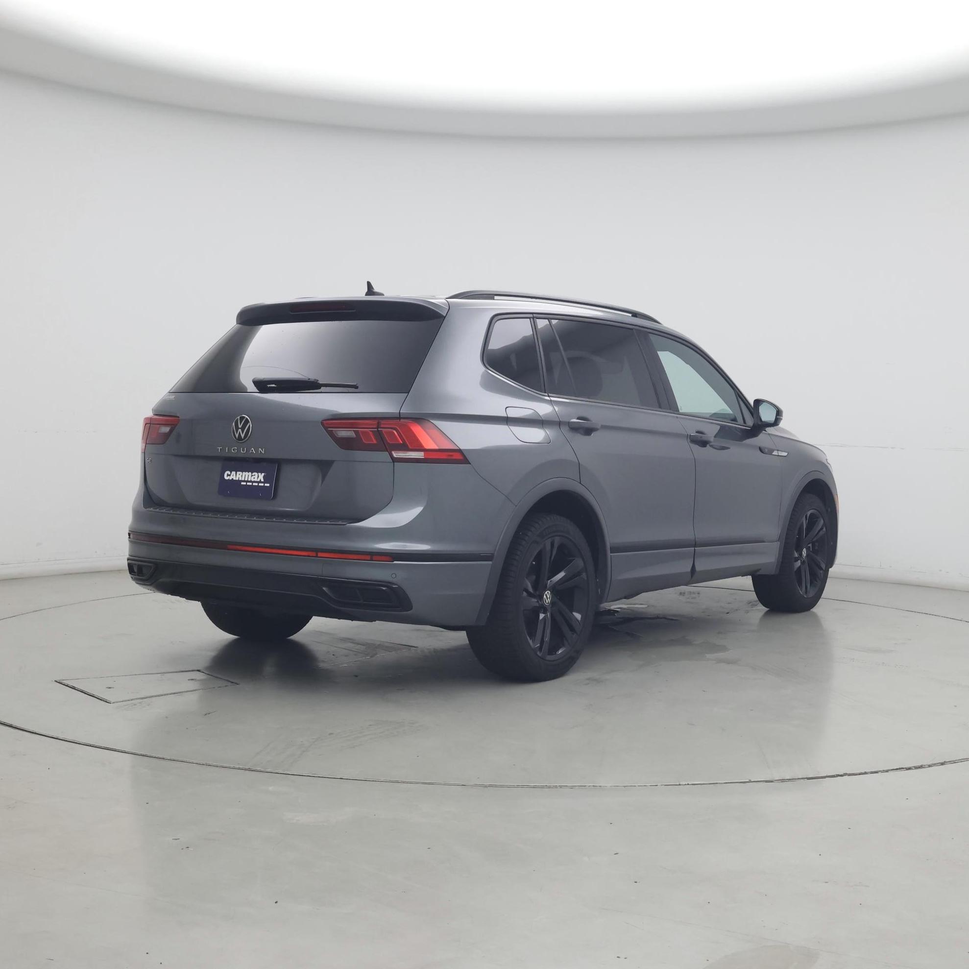 Thumbnail: 2023 Volkswagen Tiguan - 8