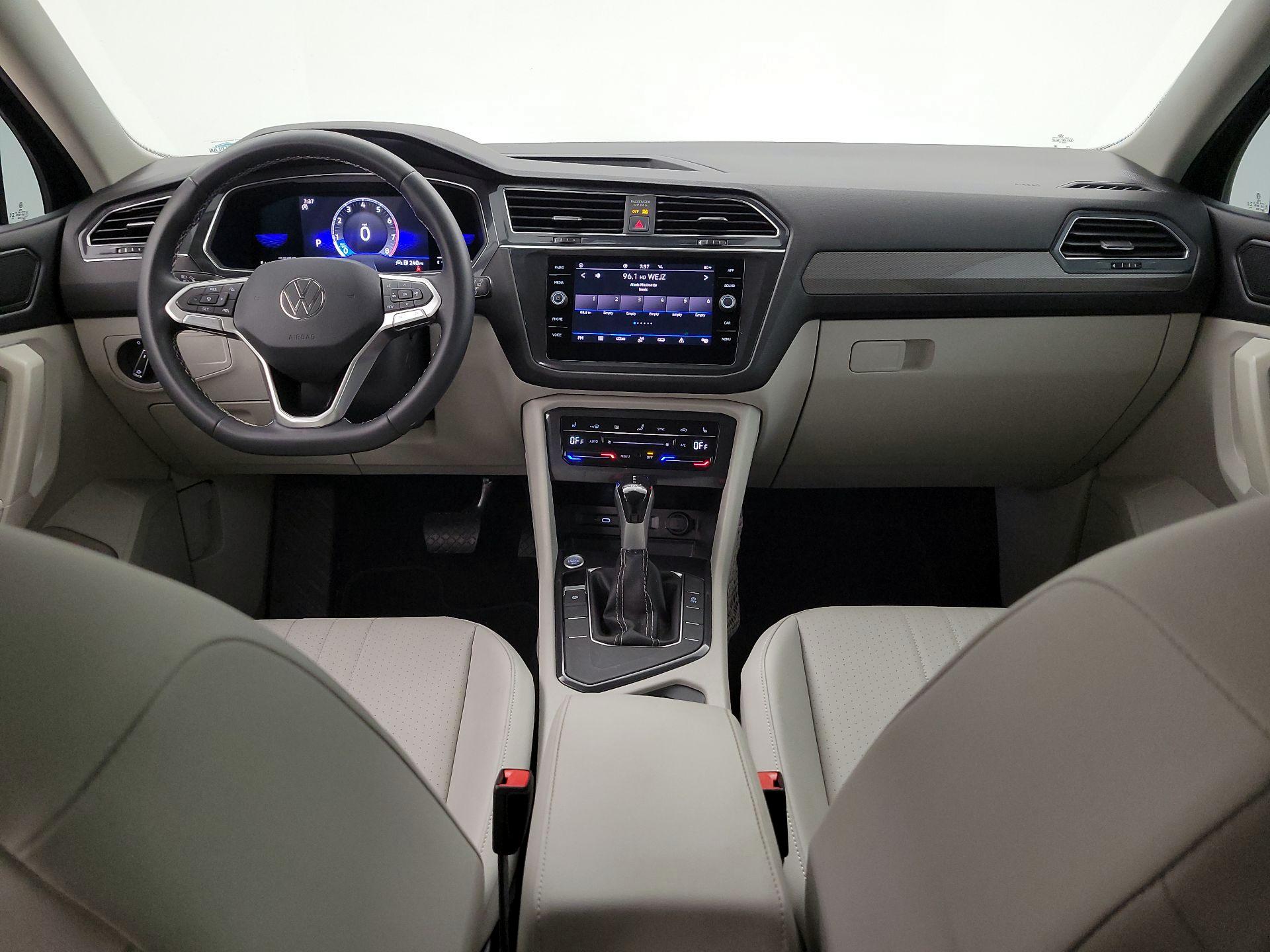 Thumbnail: 2023 Volkswagen Tiguan - 9
