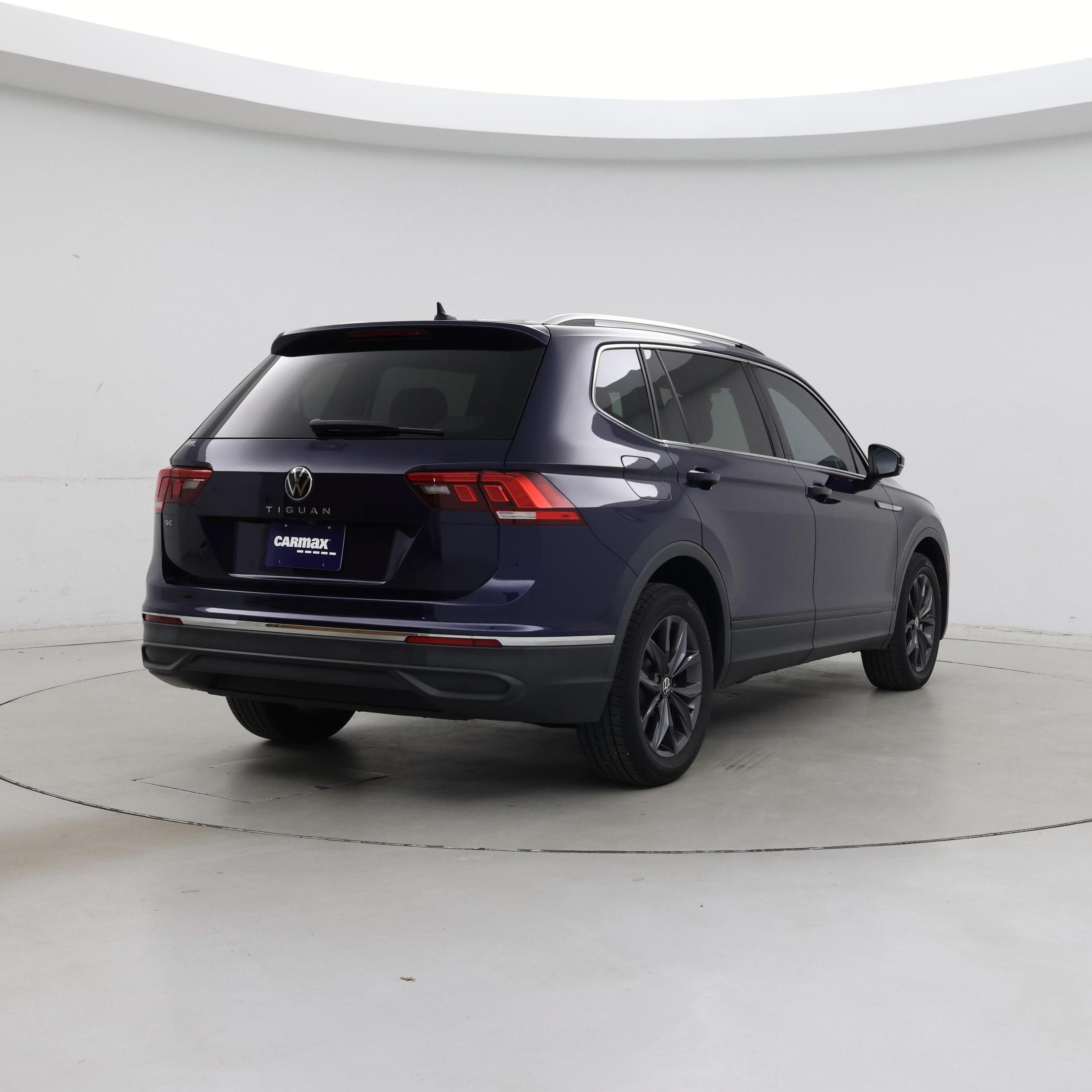 Thumbnail: 2023 Volkswagen Tiguan - 8