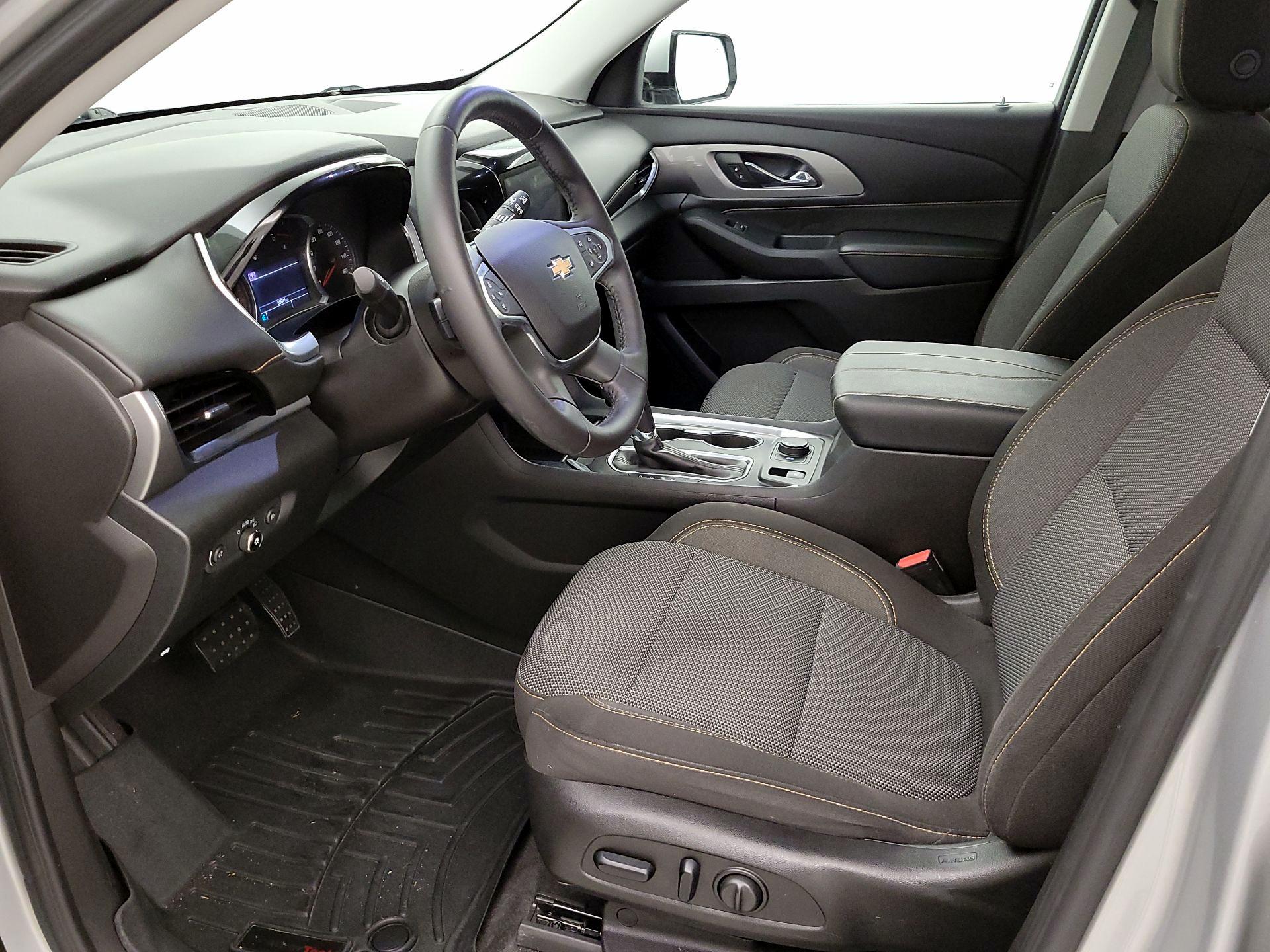 Thumbnail: 2018 Chevrolet Traverse - 11
