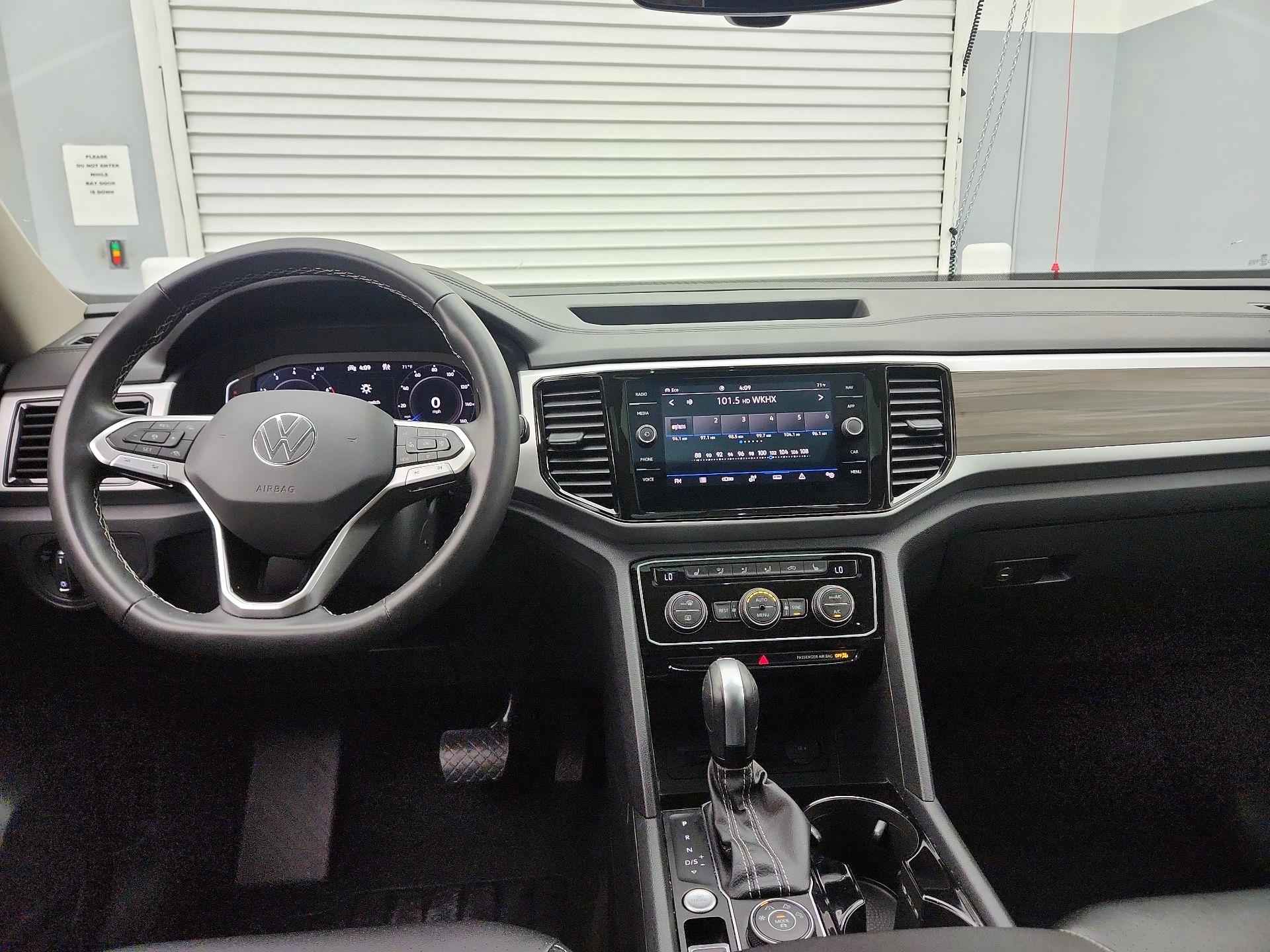 Thumbnail: 2023 Volkswagen Atlas - 9