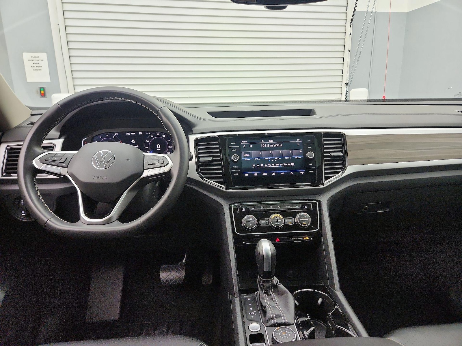 2023 Volkswagen Atlas SEL - Photo 10