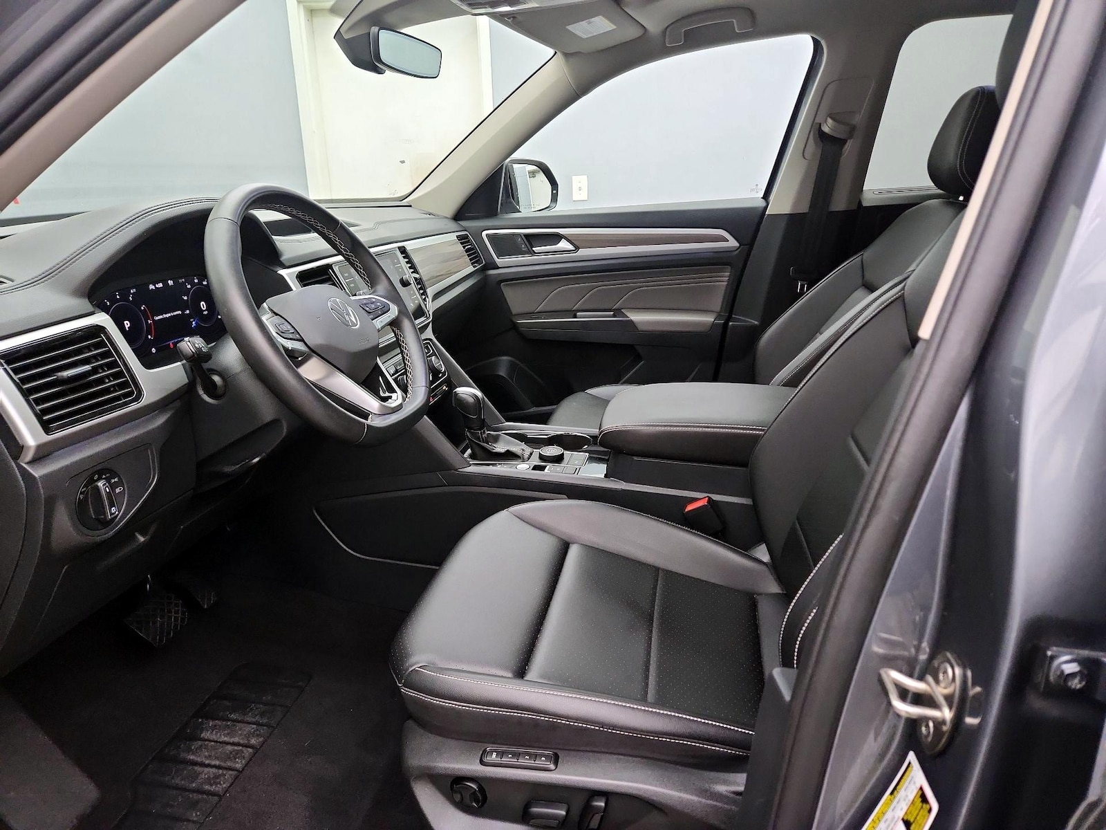 2023 Volkswagen Atlas SEL - Photo 12