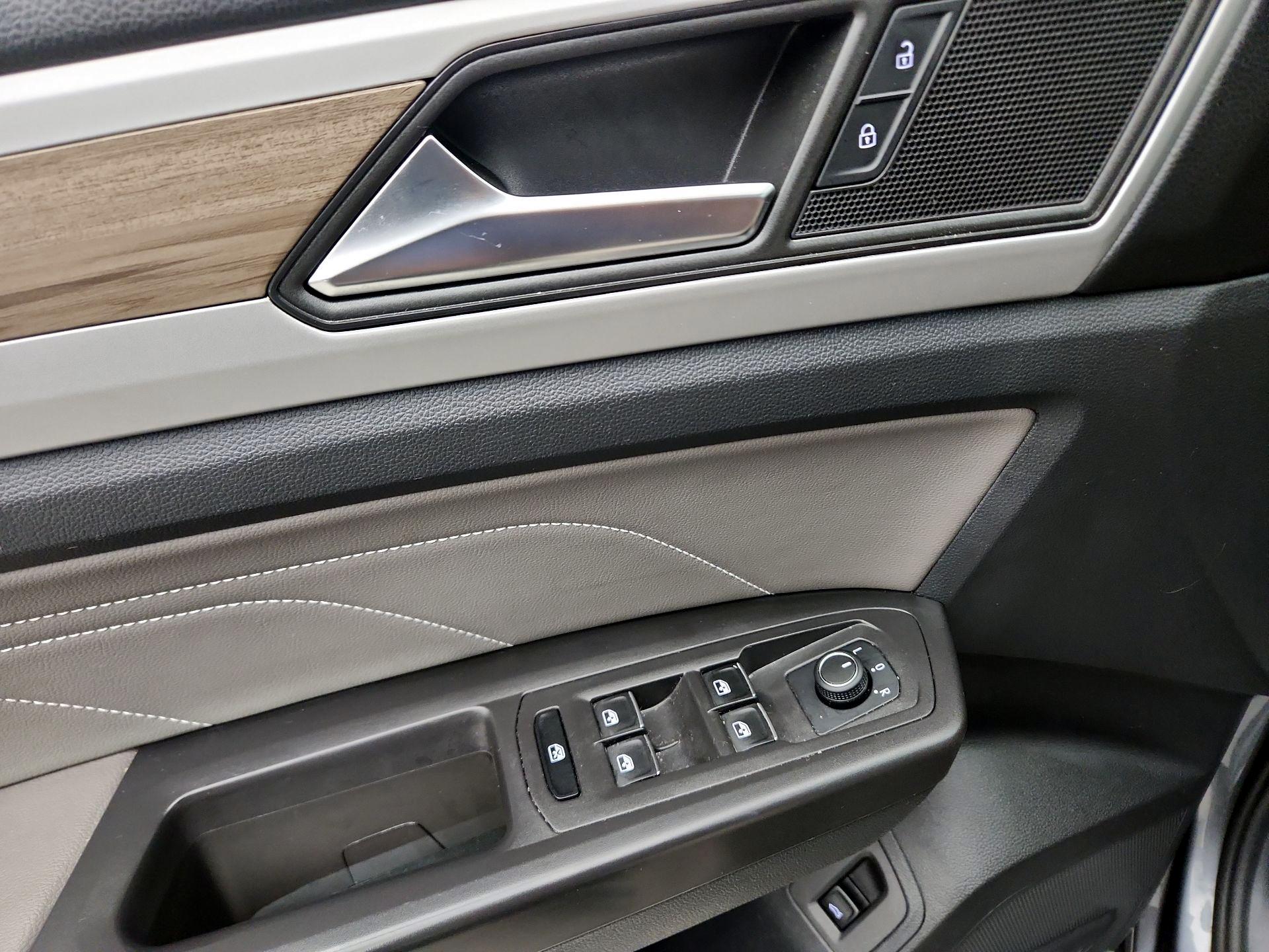 Thumbnail: 2023 Volkswagen Atlas - 12