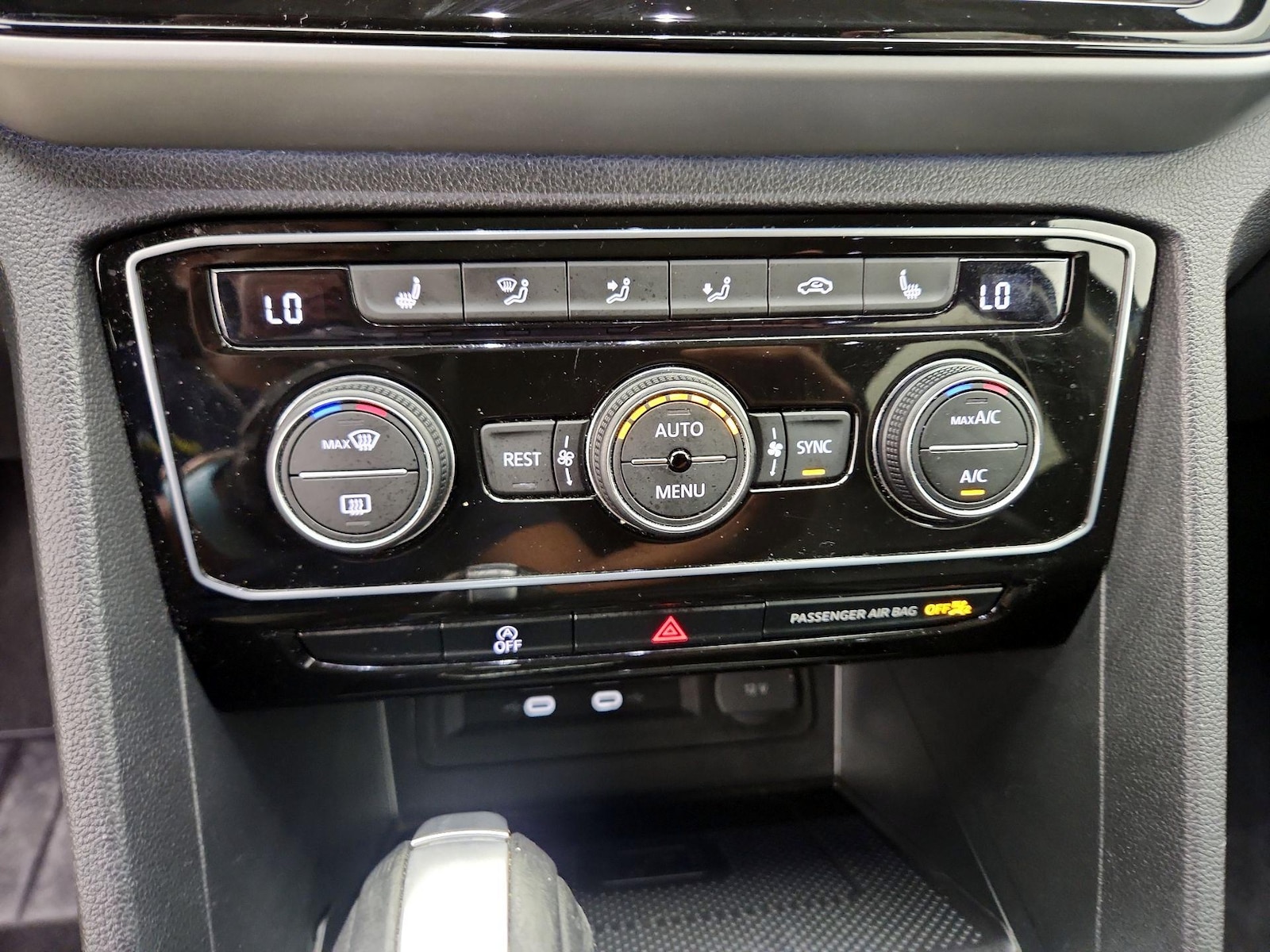 2023 Volkswagen Atlas SEL - Photo 17