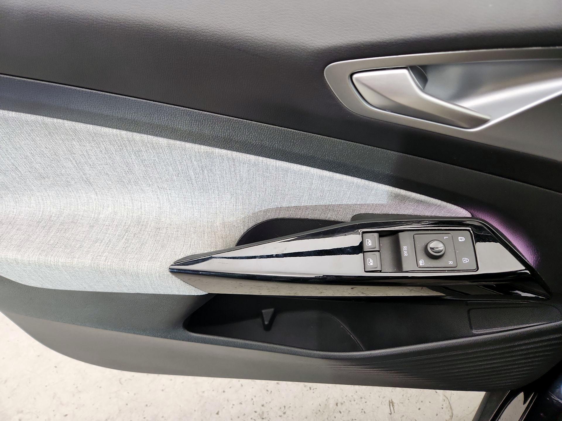 Thumbnail: 2023 Volkswagen ID.4 - 12