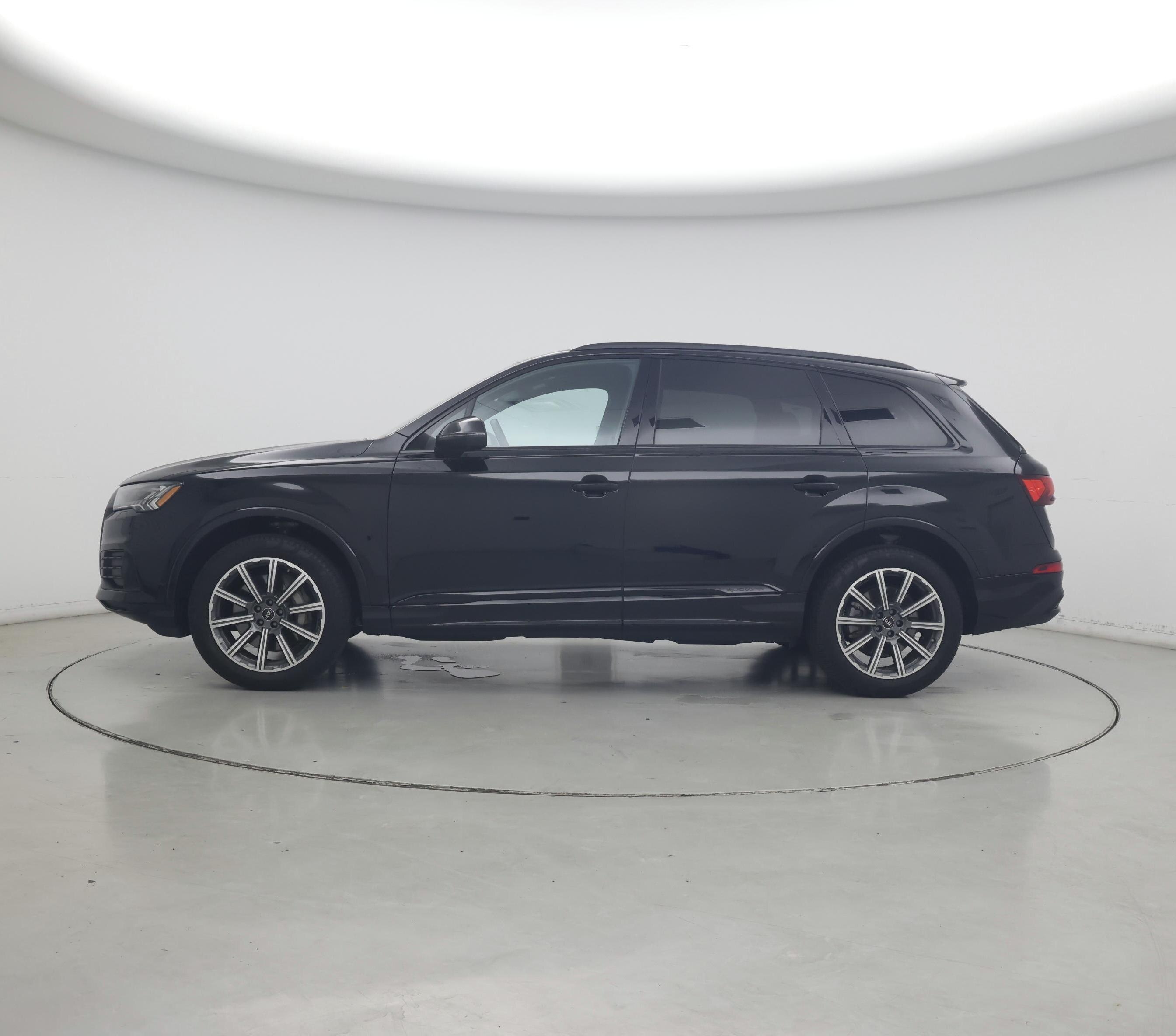 Thumbnail: 2023 Audi Q7 - 3