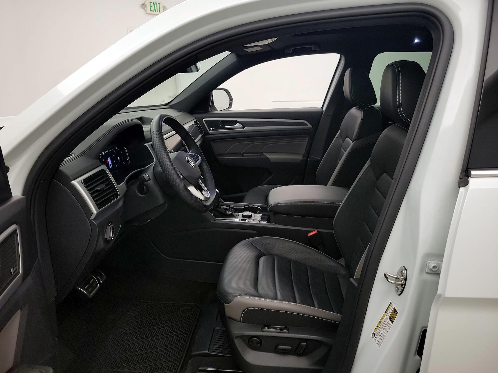 2023 Volkswagen Atlas Cross Sport SEL Premium R-Line - Photo 12