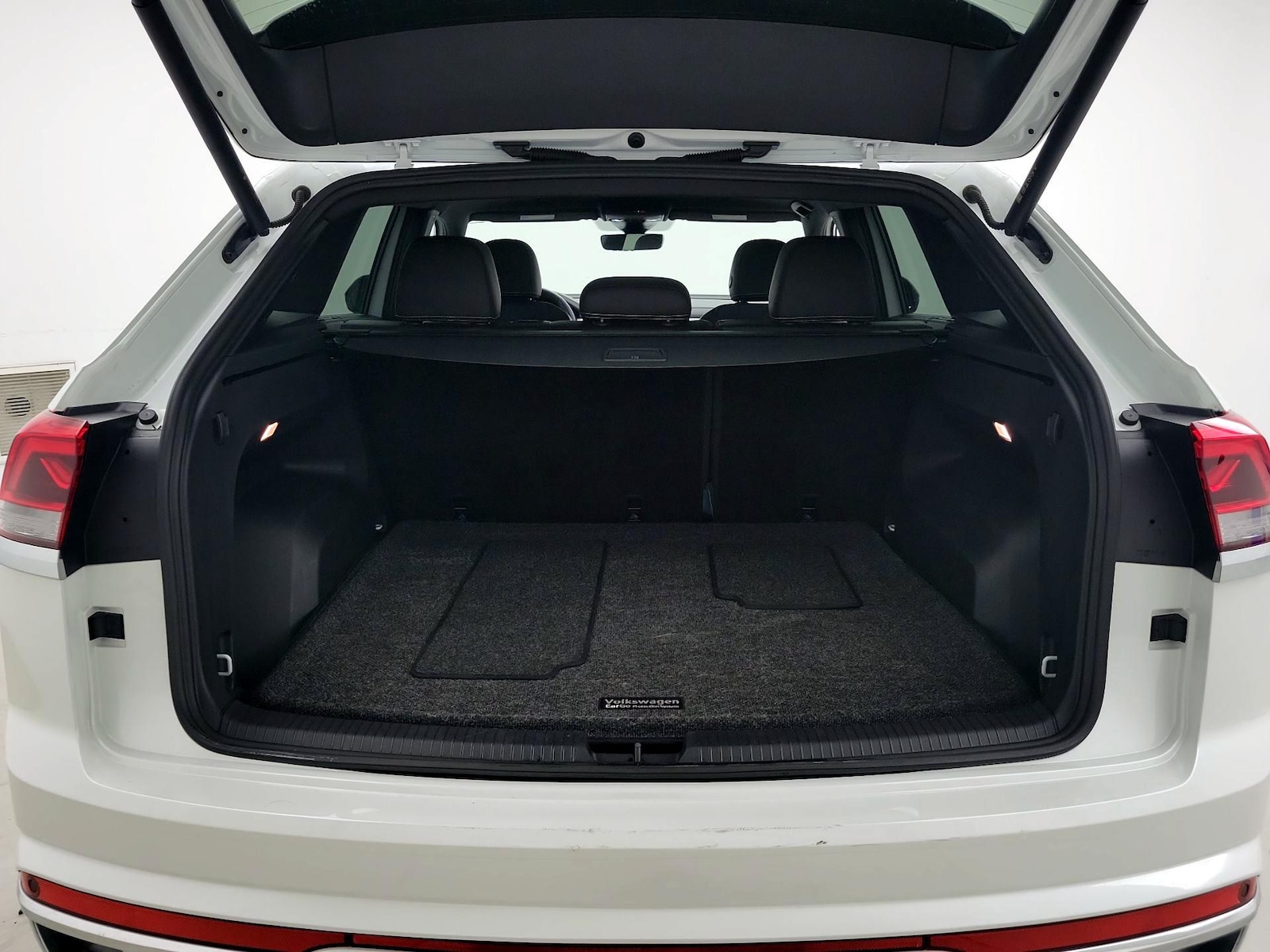 2023 Volkswagen Atlas Cross Sport SEL Premium R-Line - Photo 22