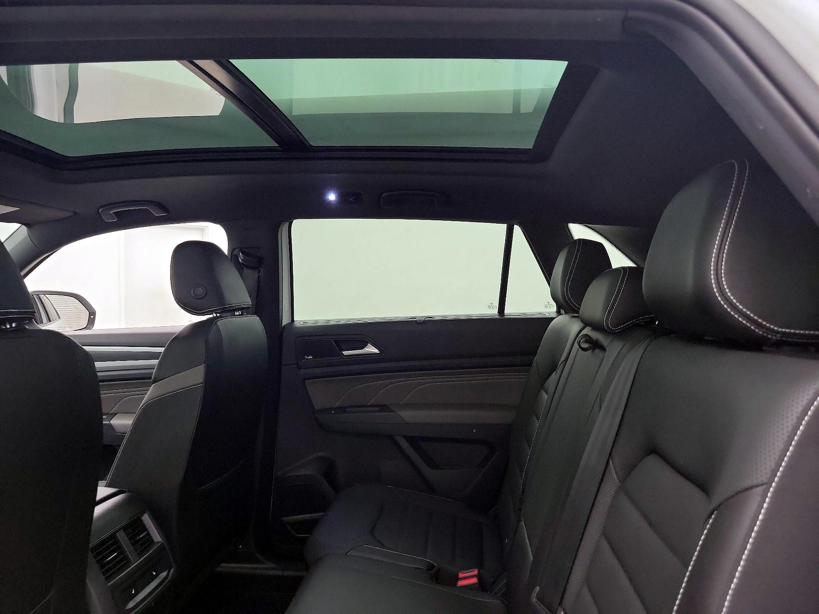 2023 Volkswagen Atlas Cross Sport SEL Premium R-Line - Photo 24
