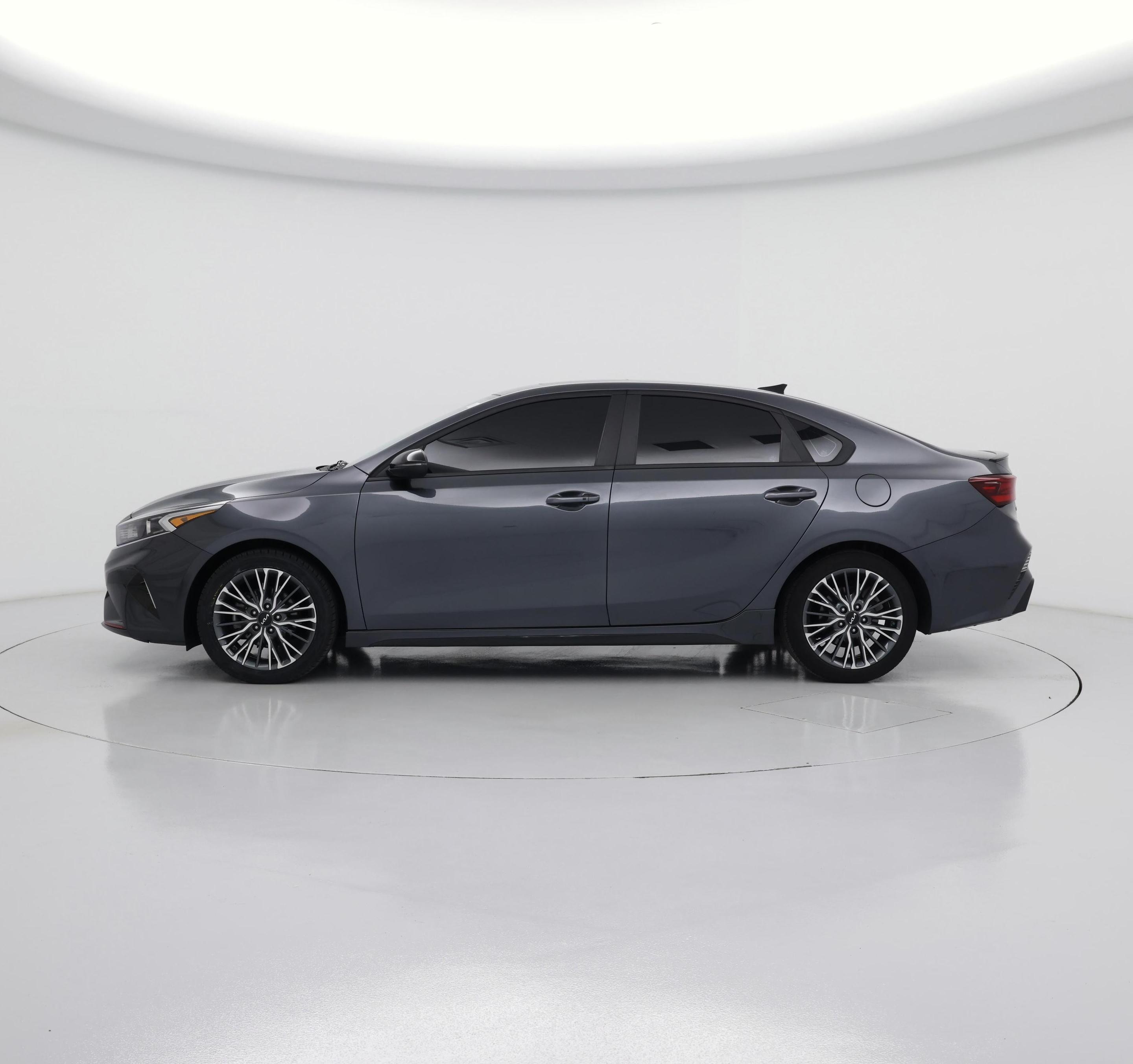 Thumbnail: 2024 Kia Forte - 3